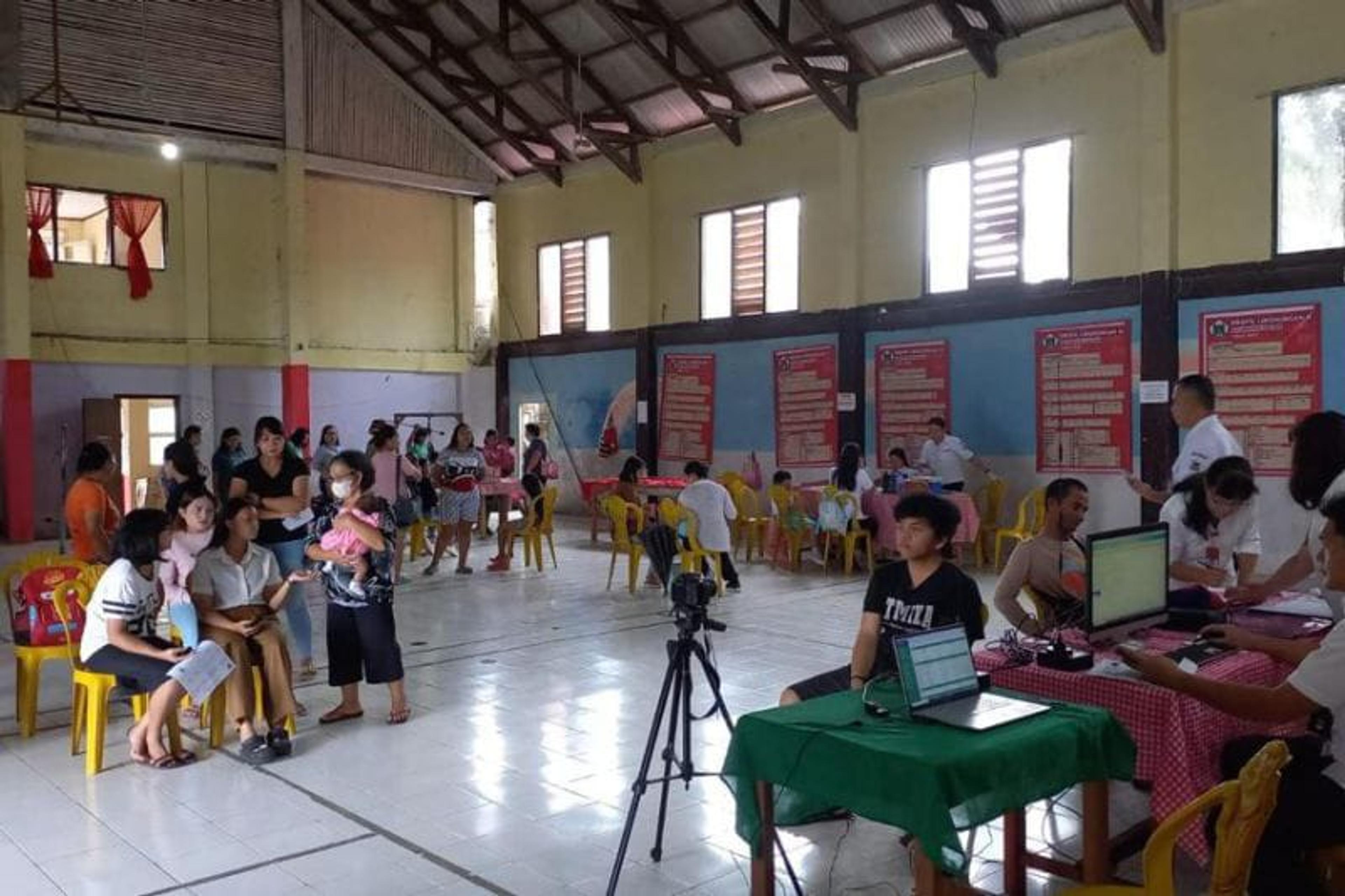 Dukcapil Kota Tomohon Jemput Bola Mudahkan Pengurusan Dokumen Kependudukan