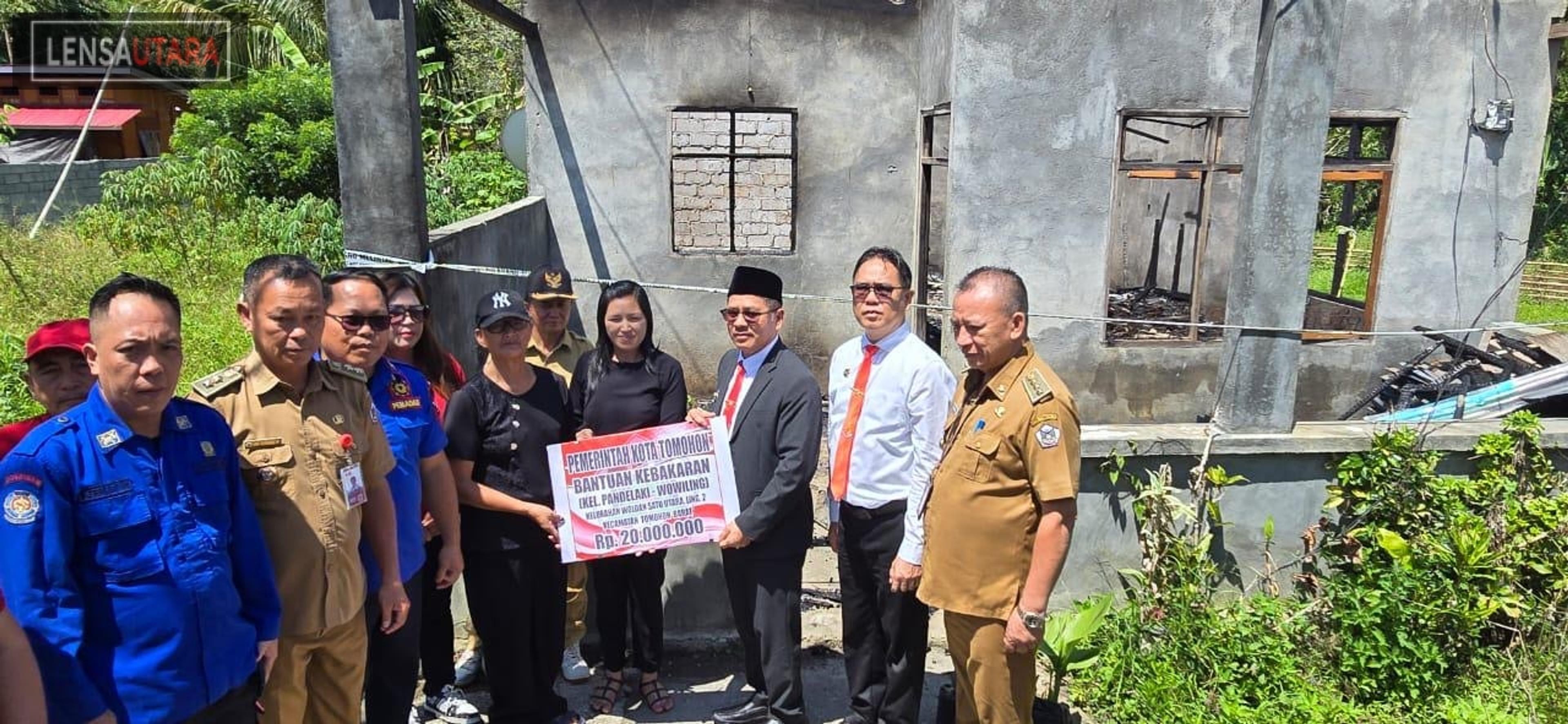 Pemkot Tomohon Beri Bantuan Rp 20 Juta Pada Korban Kebakaran