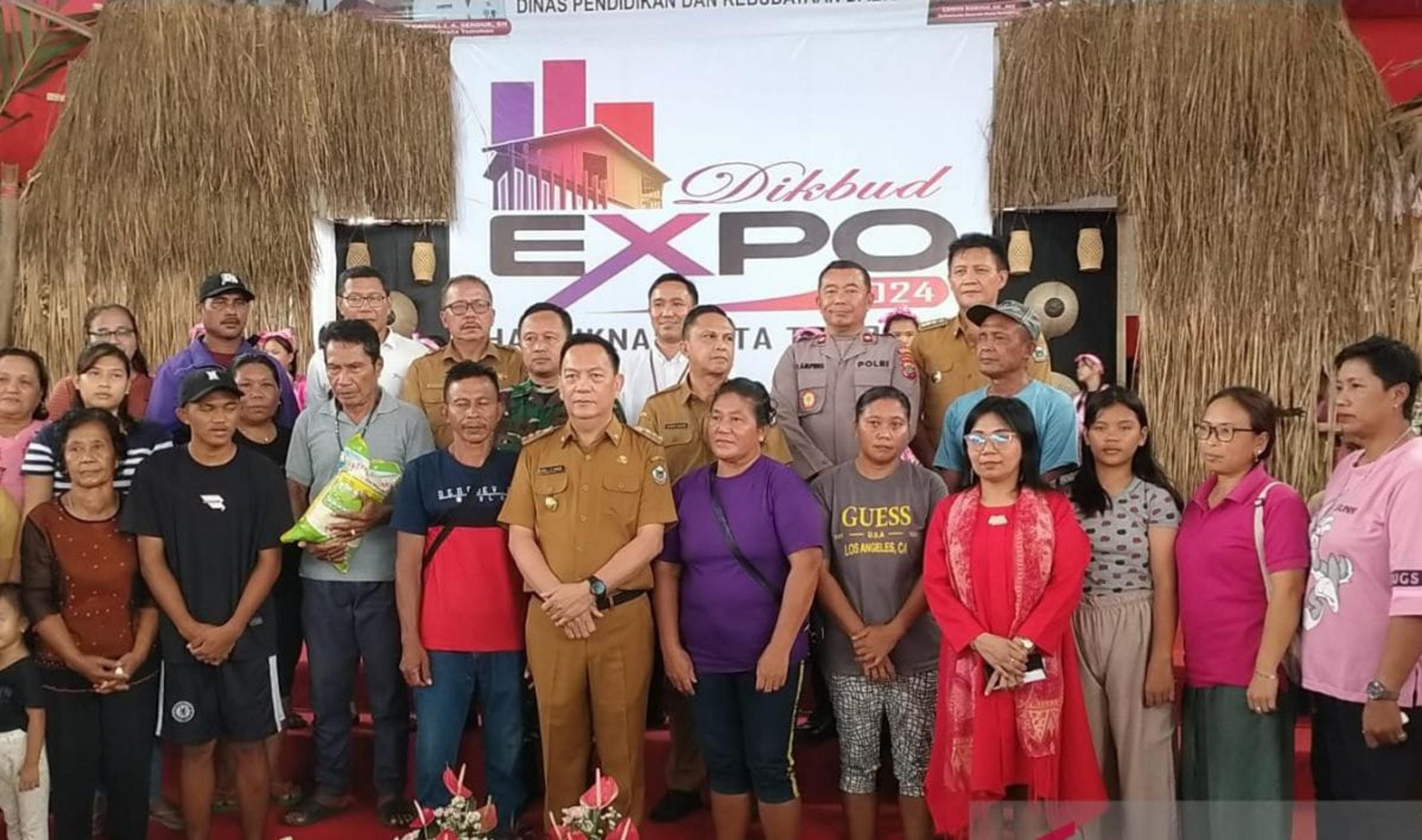 Pemkot Tomohon Bantu Pengungsi Gunung Ruang yang Eksodus di Tomohon