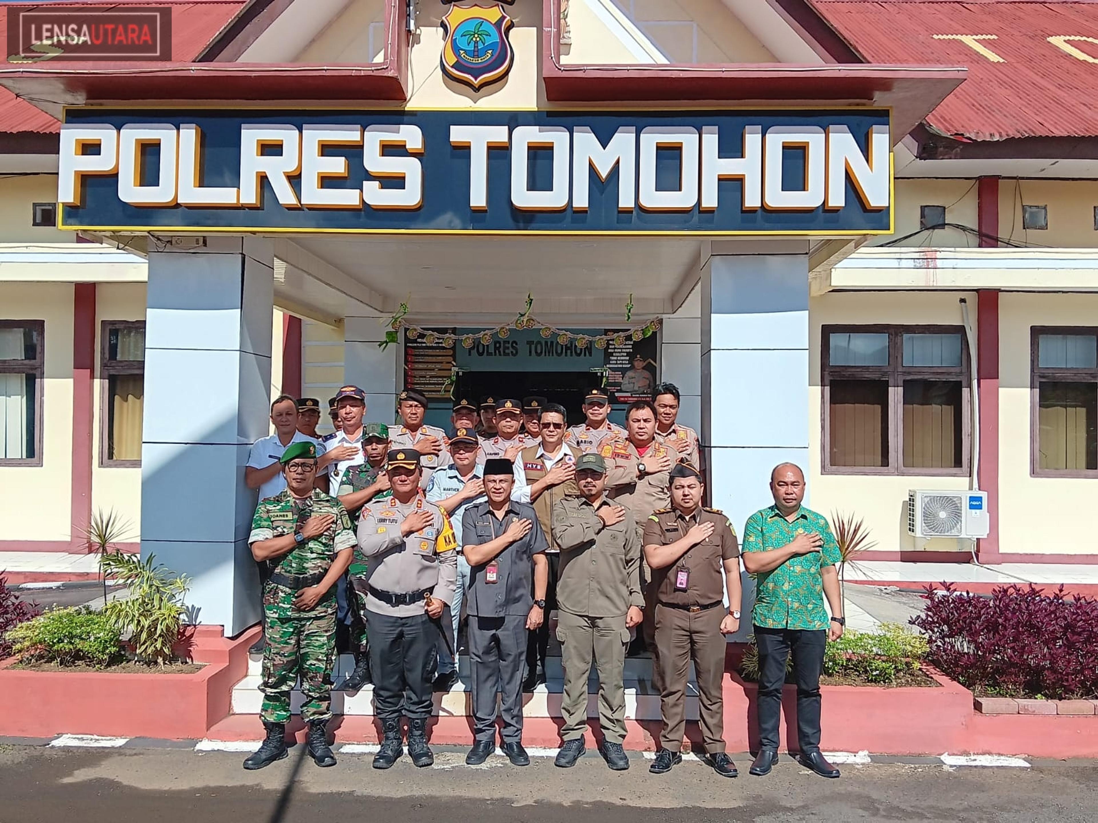 Roring-Tutu jadi Pemimpin Bersama dalam Apel Gelar Pasukan