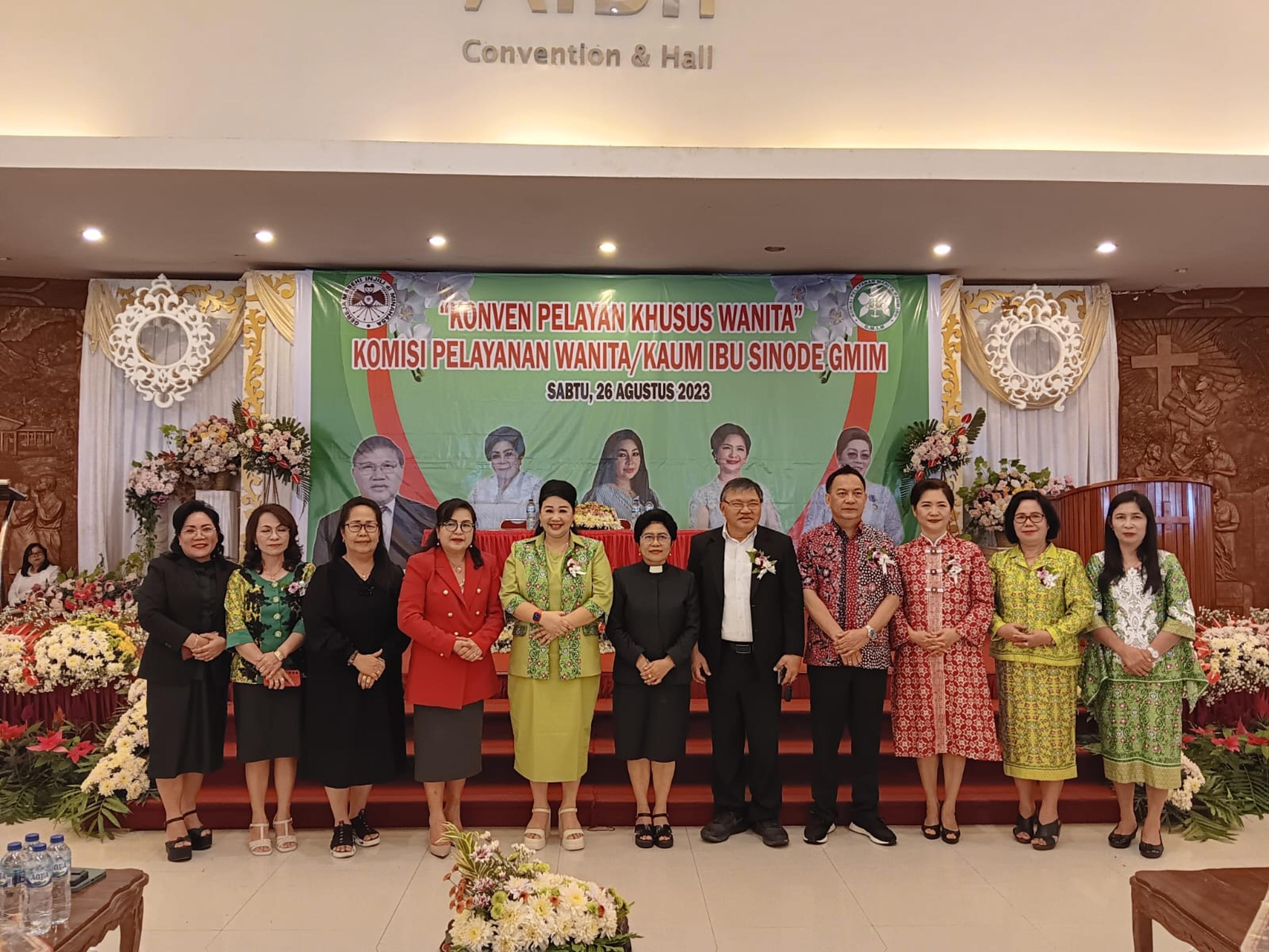 Walikota Caroll Senduk Hadiri Konven Pelsus Wanita Sinode GMIM