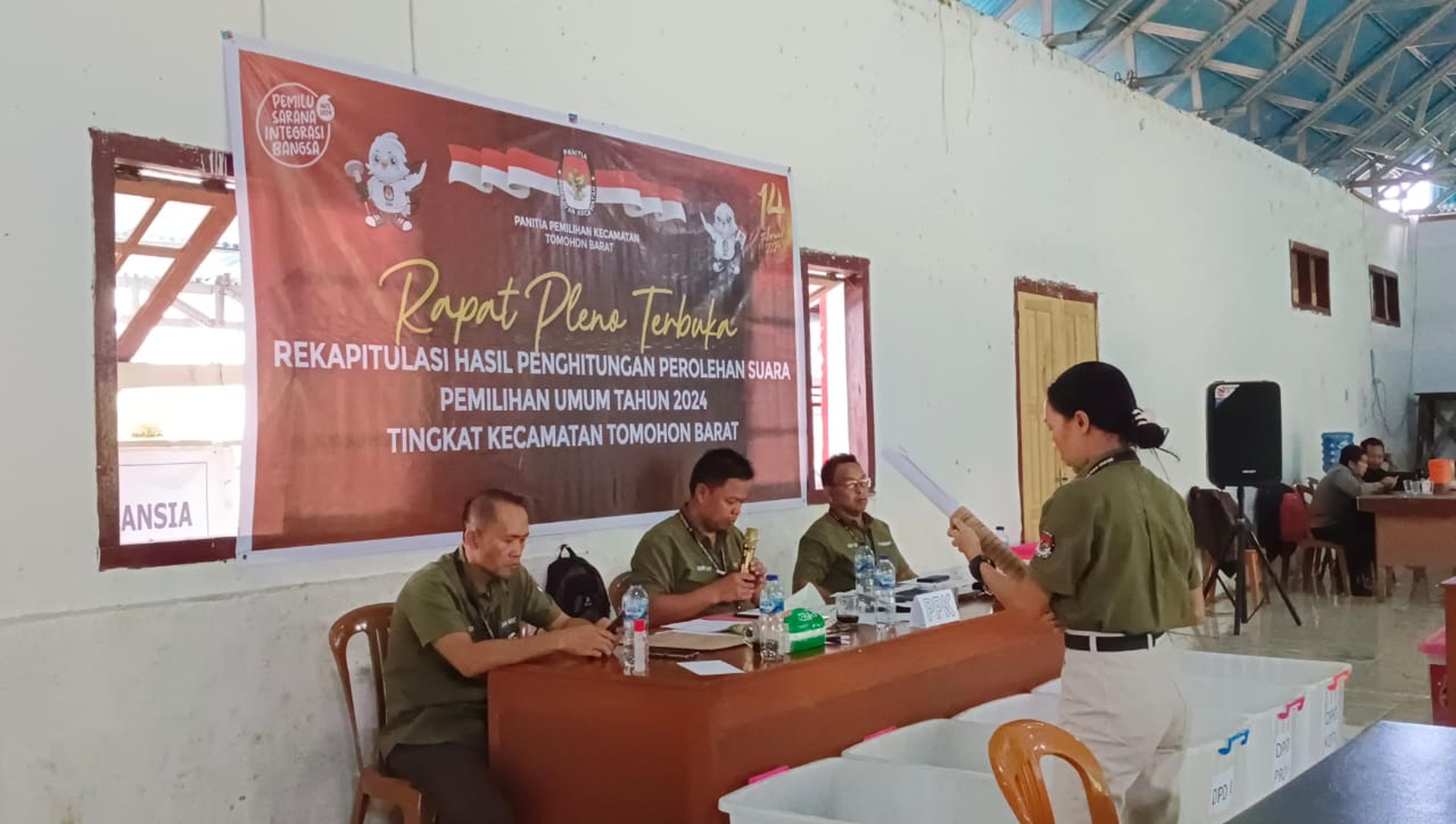PPK Tomohon Barat Gelar Rapat Pleno Rekapitulasi Tingkat Kecamatan