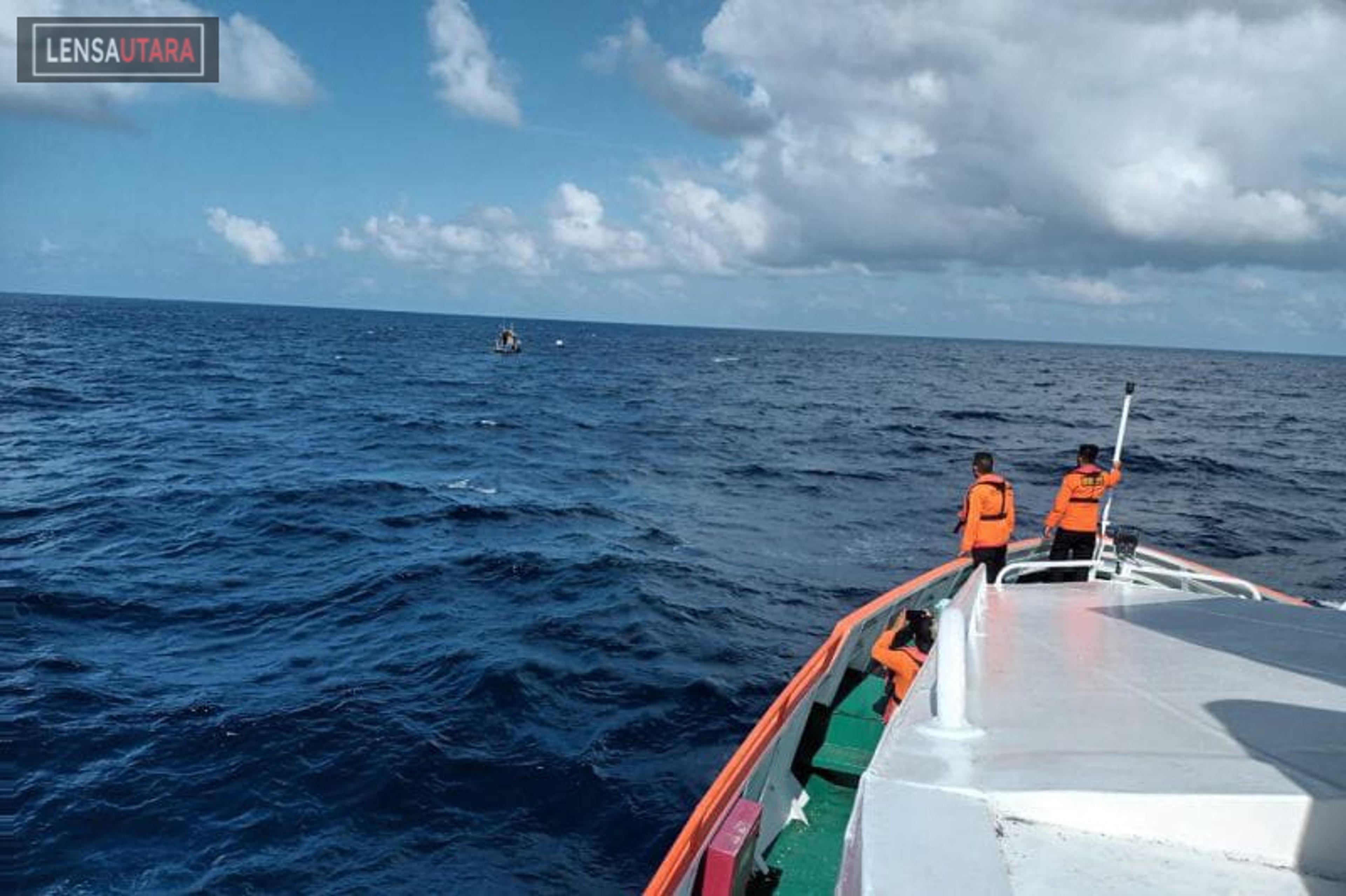 Tim Basarnas Manado Temukan Dua Nelayan Hanyut dari Perairan Manado Tua