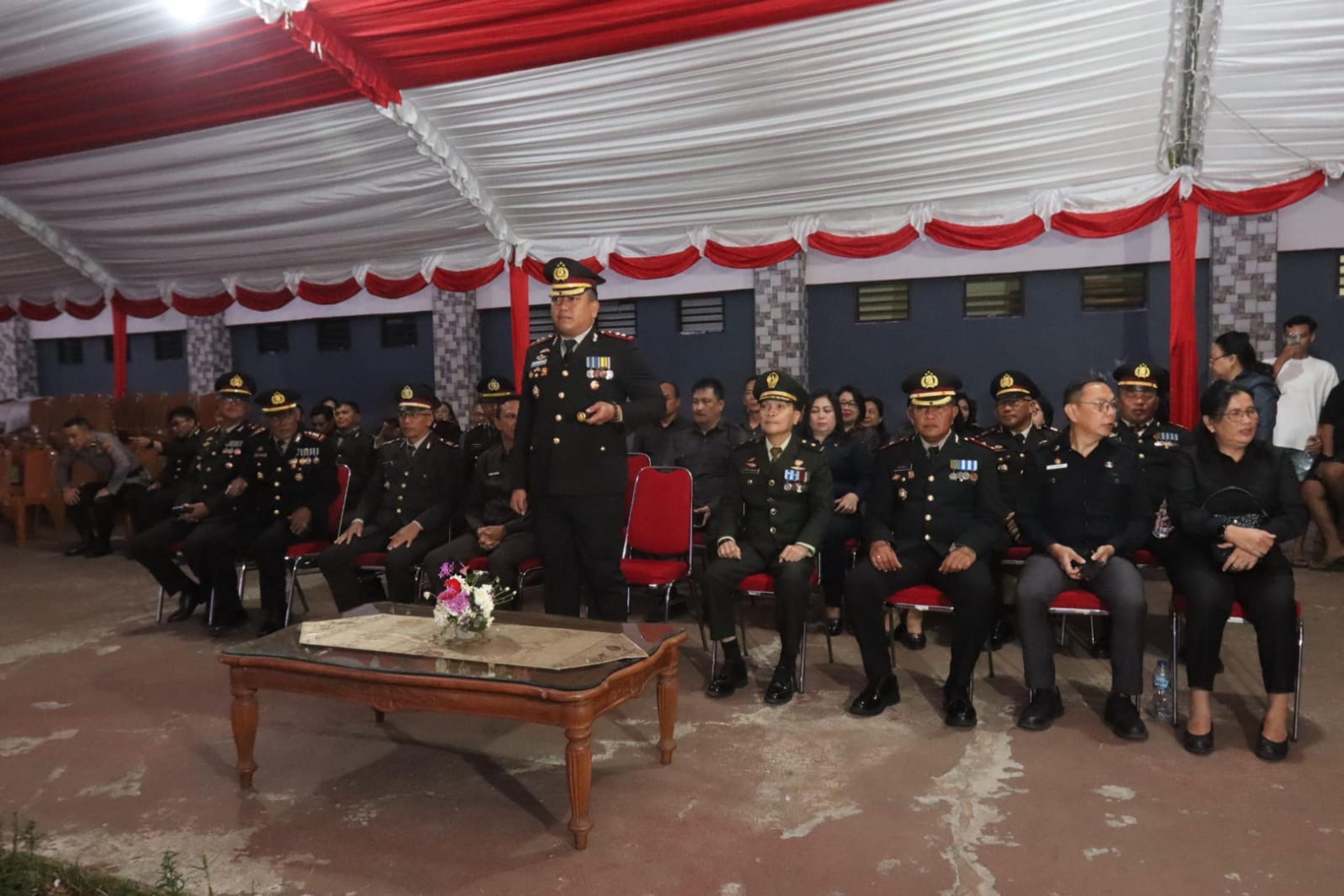 Sekretaris Daerah Kota Tomohon Edwin Roring, menghadiri Upacara Taptu dalam rangka Proklamasi Kemerdekaan Republik Indonesia Ke- 81. (Ist)