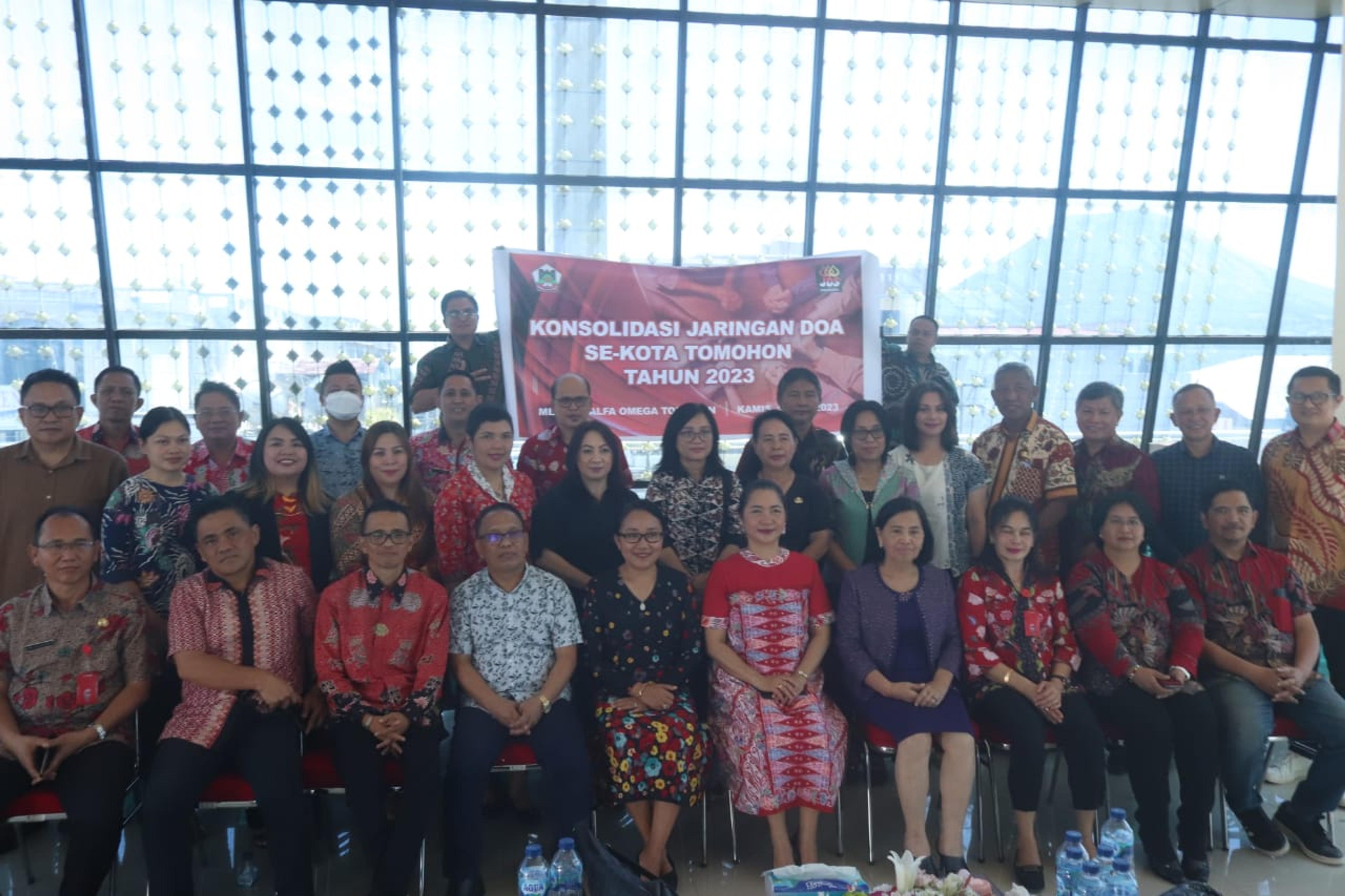 drg. Jeand’arc Senduk-Karundeng Hadiri Konsolidasi Jaringan Doa (JDS) Se-Kota Tomohon