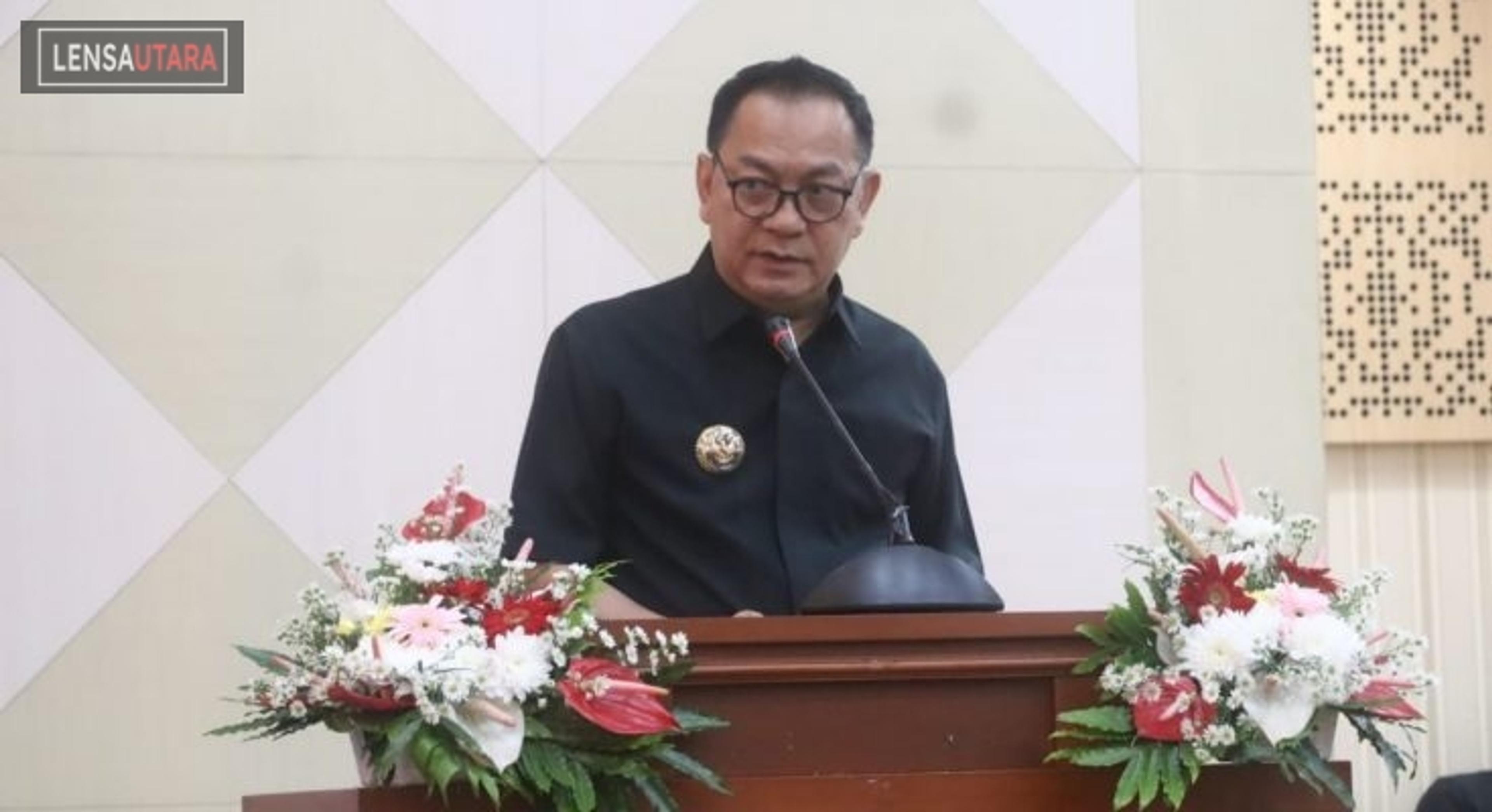 Walikota Tomohon Jelaskkan Ranperda Pertanggungjawaban Pelaksanaan APBD 2024 di Rapat Paripurna DPRD