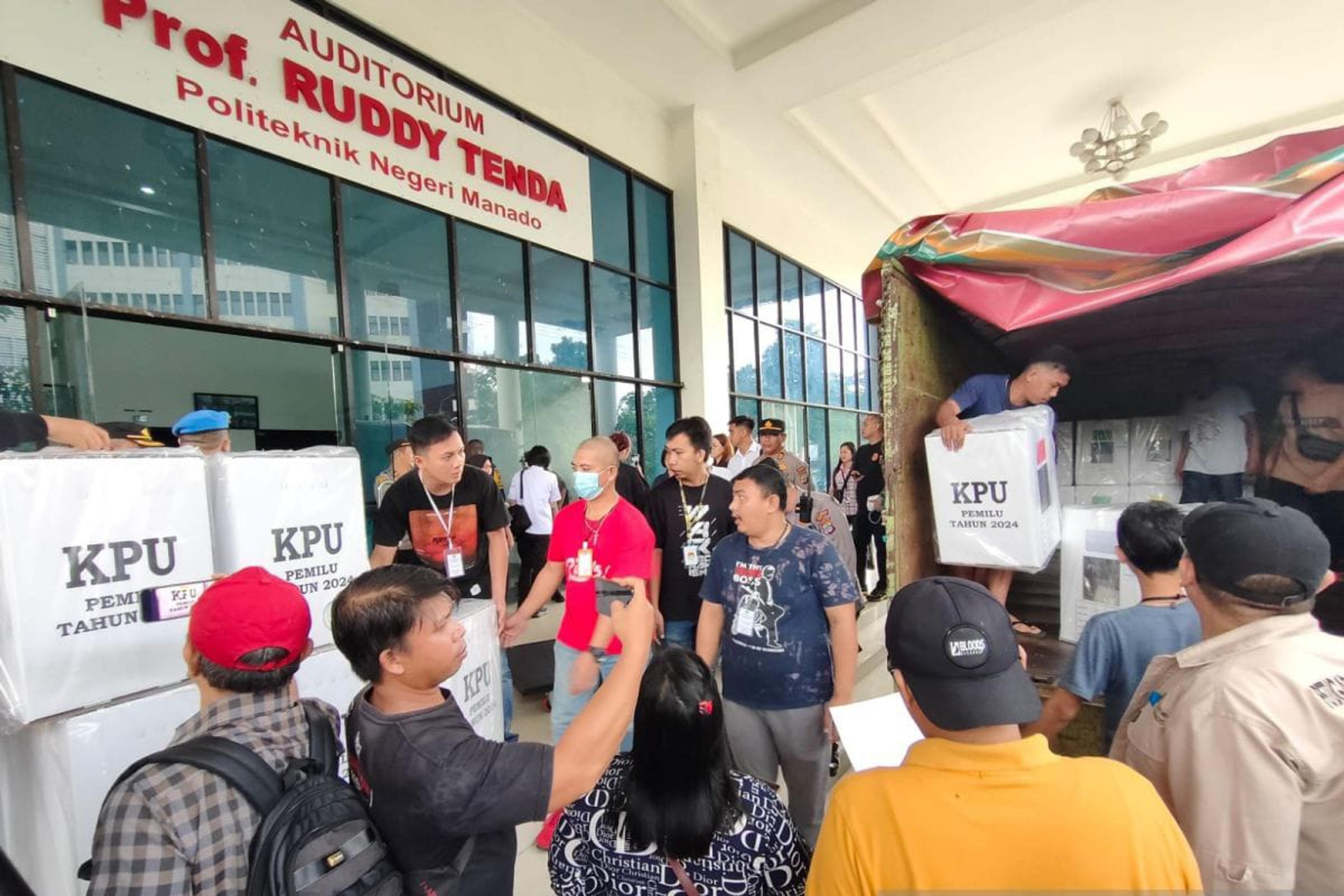 KPU Manado Distribusi Logistik ke Bunaken-Manado Tua-Siladen