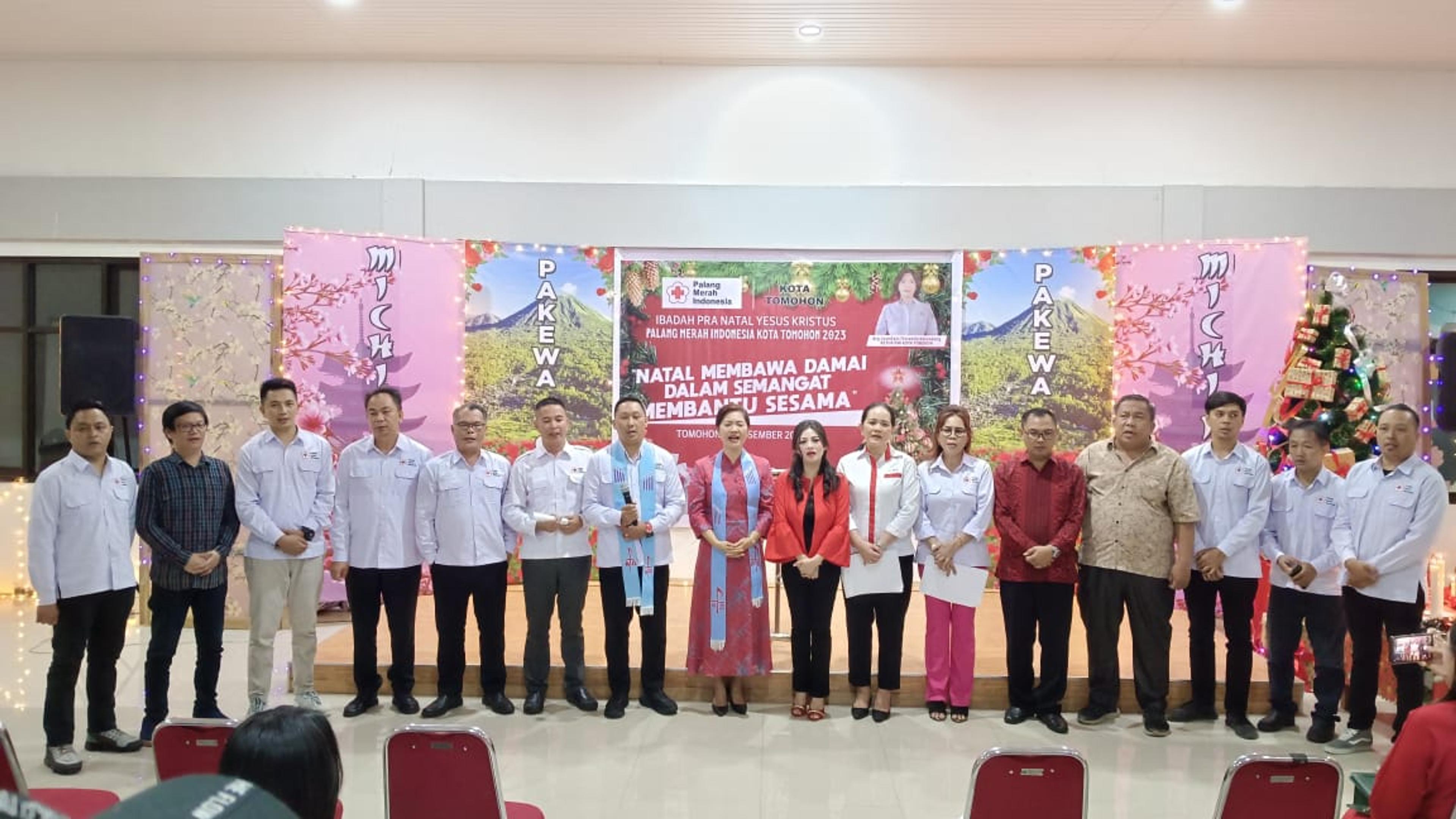 Keluarga Besar PMI Kota Tomohon Rayakan Natal di Michi No Eki Pakewa
