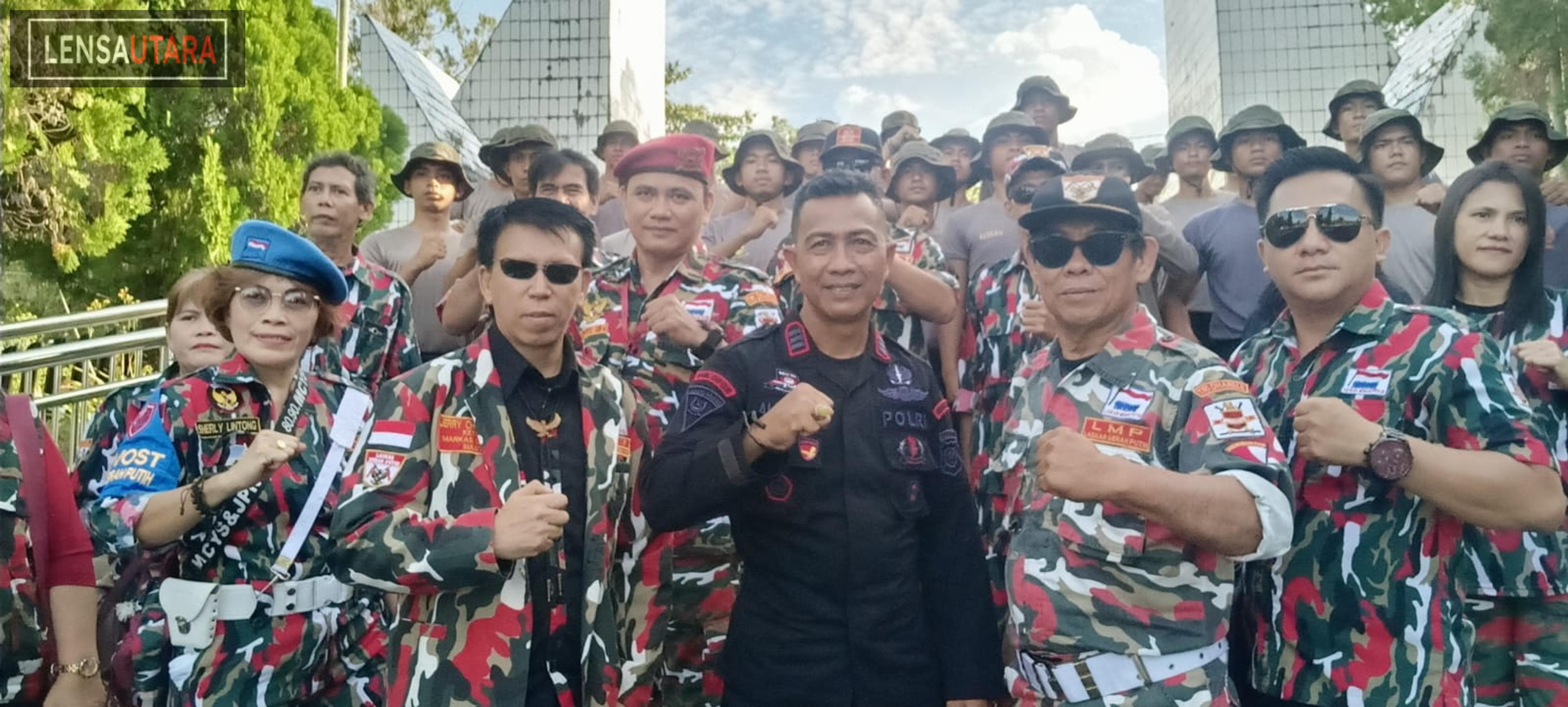 Hari Pahlawan, LMP Sulut Ziarah ke TMP Kairagi dan Gelar Apel Kebangsaan