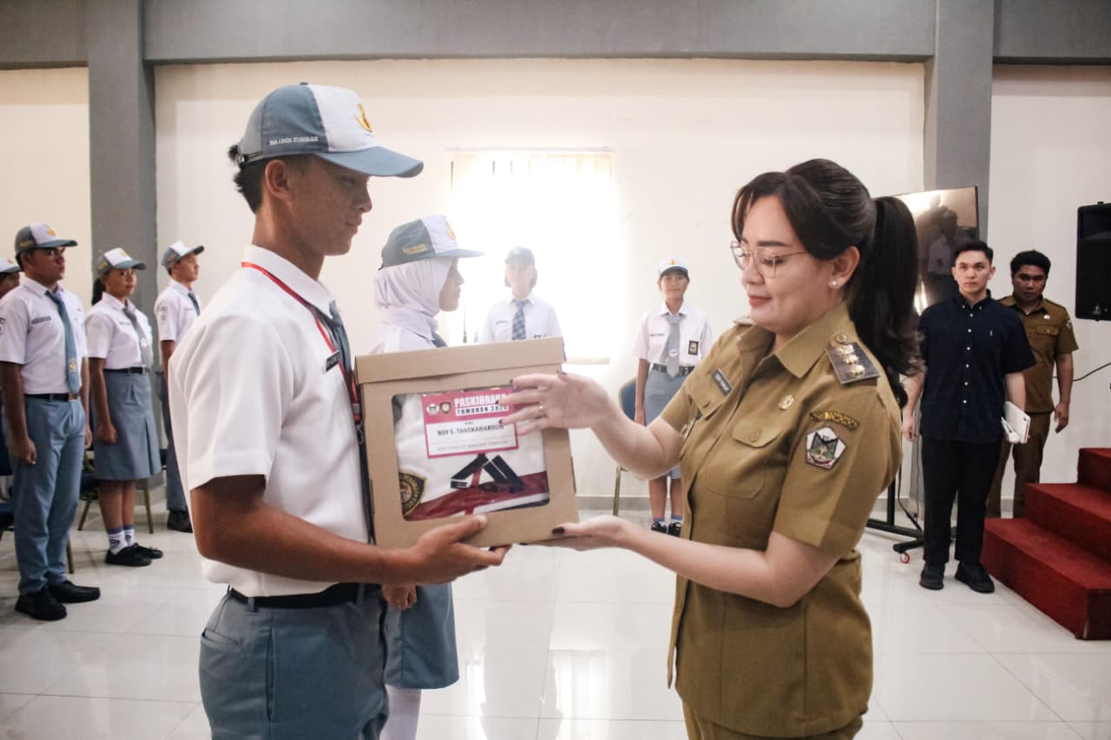 Wakil Wali Kota Tomohon, Sendy G.A. Rumajar membuka kegiatan yang merupakan bagian dari pemusatan pendidikan dan pelatihan bagi calon Paskibraka. (Ist)