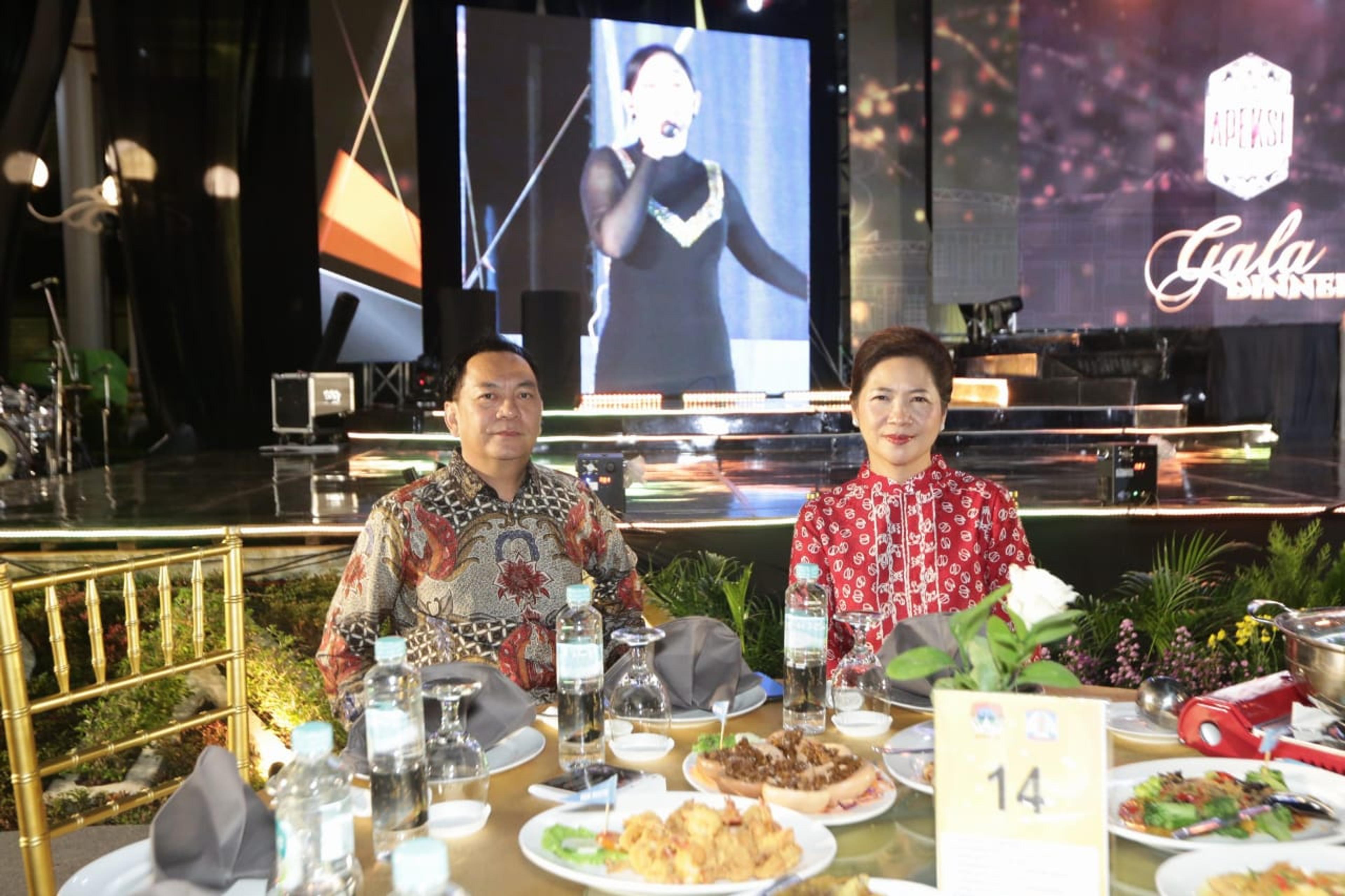 Walikota Caroll Gala Dinner Bersama Seluruh Walikota se-Indonesia di HUT APEKSI