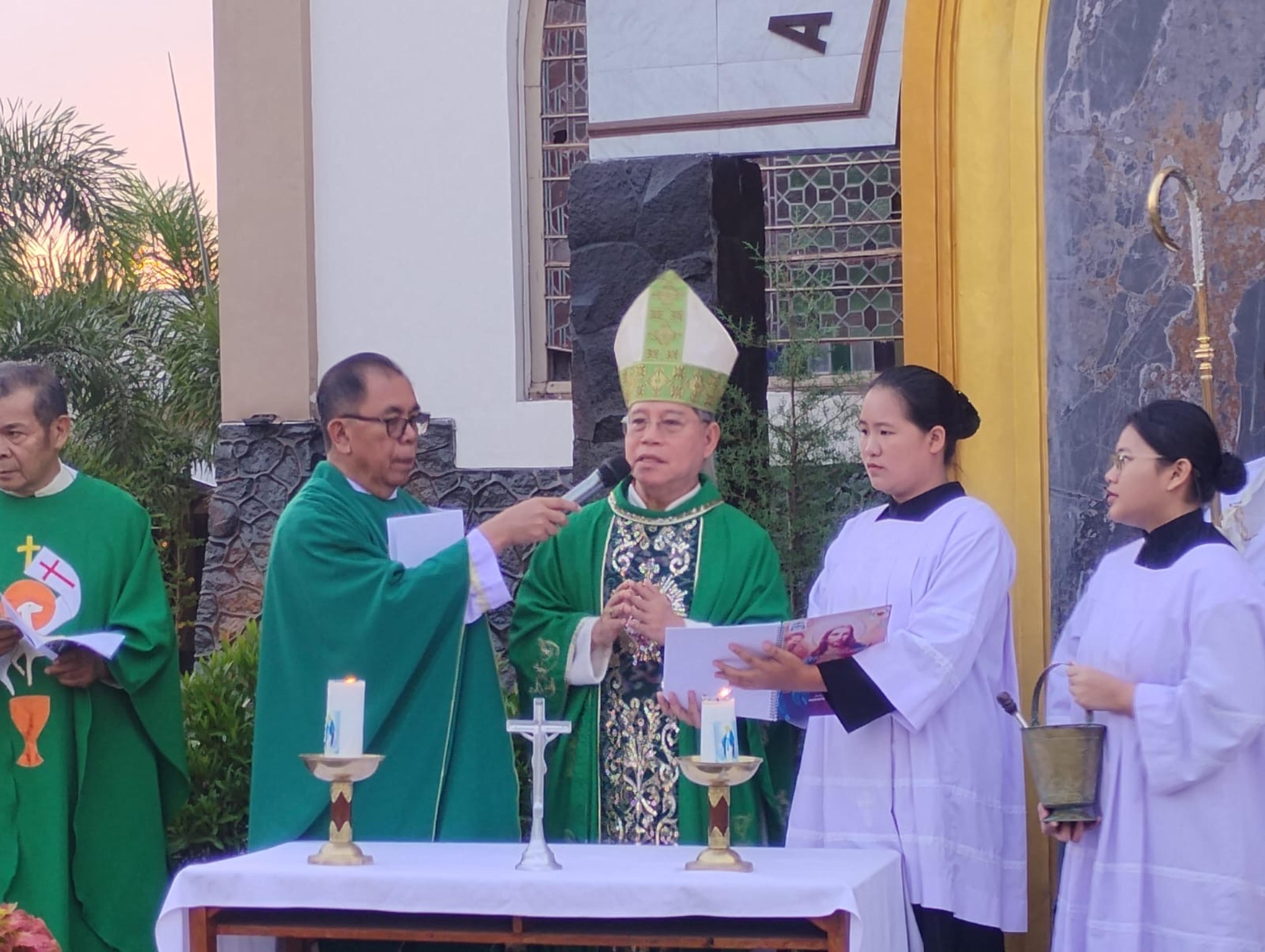 123 Tahun Gereja HKY Tomohon, Walikota Serahkan Sertifikat Cagar Budaya