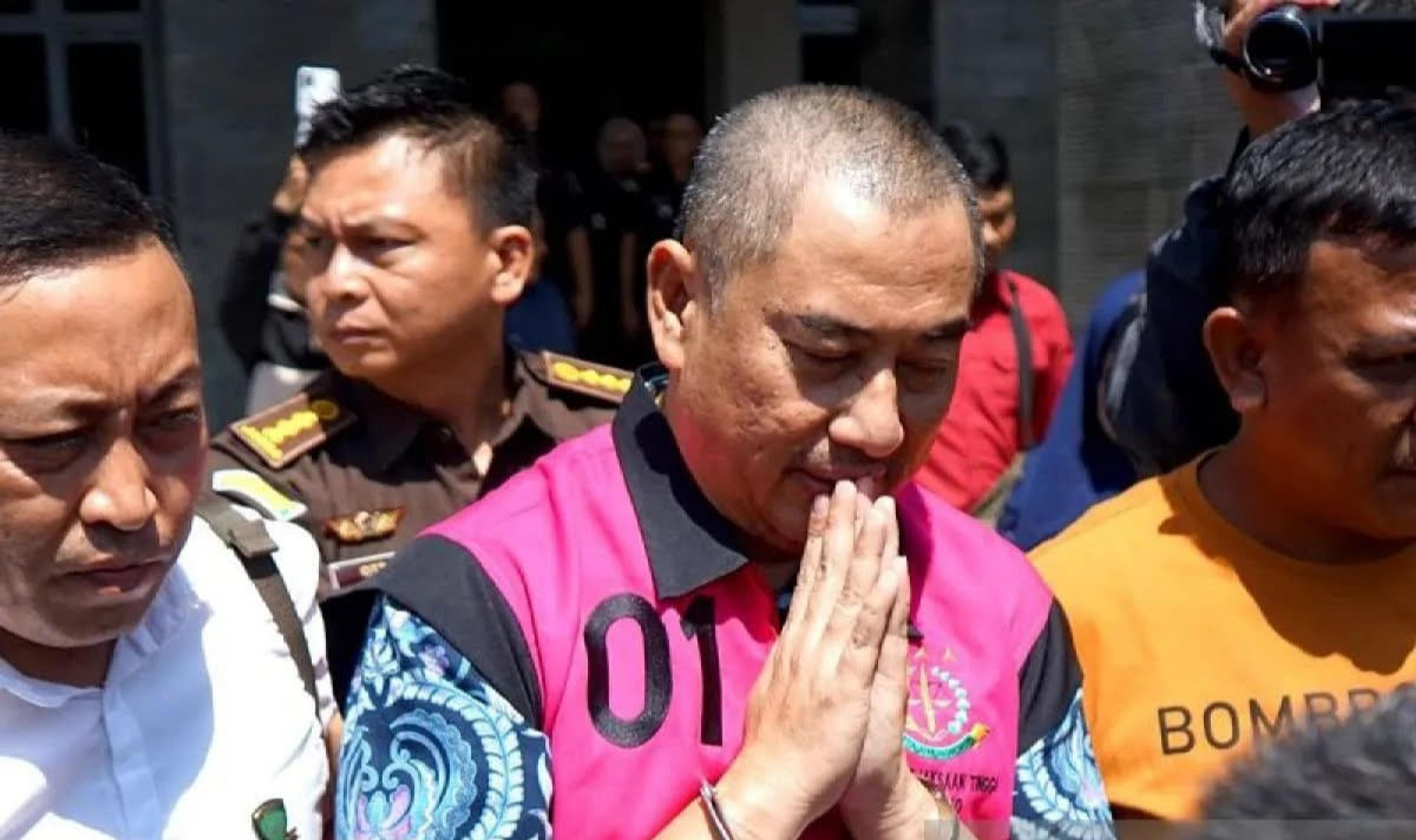 Mantan Bupati Bone Bolango Hamim Pou Ditahan Kejati Terkait Korupsi Bansos