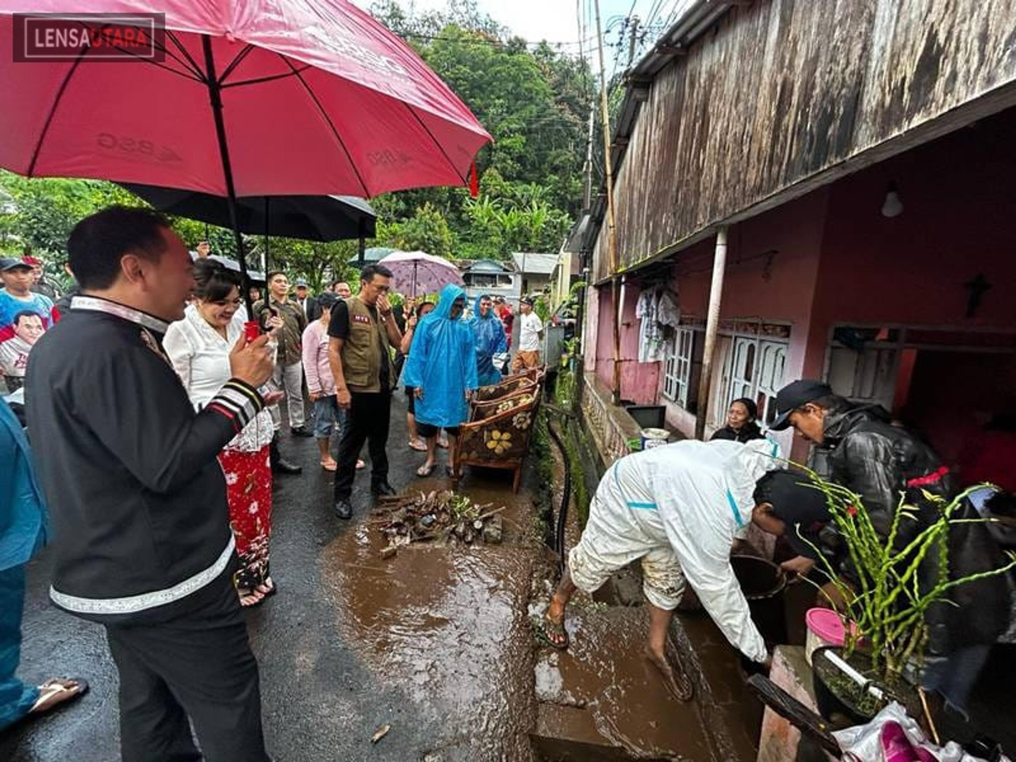 Banjir dan Longsor Landa Tomohon, Walikota dan Wakil Tinjau Lokasi Bencana