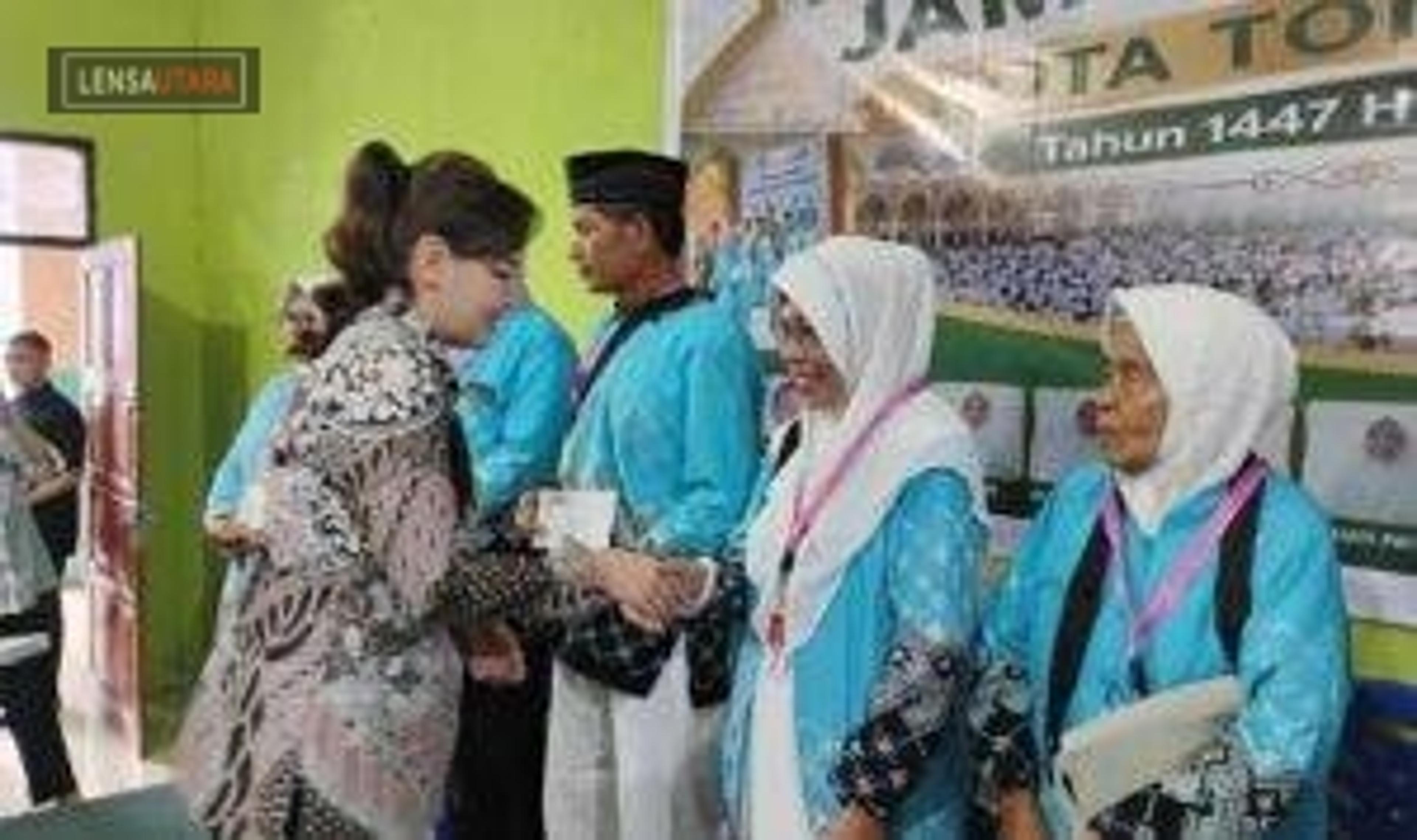 10 Jamaah Haji asal Kota Tomohon Dilepas, Sendy Rumajar: Jaga Kesehatan dan Nama Baik Daerah