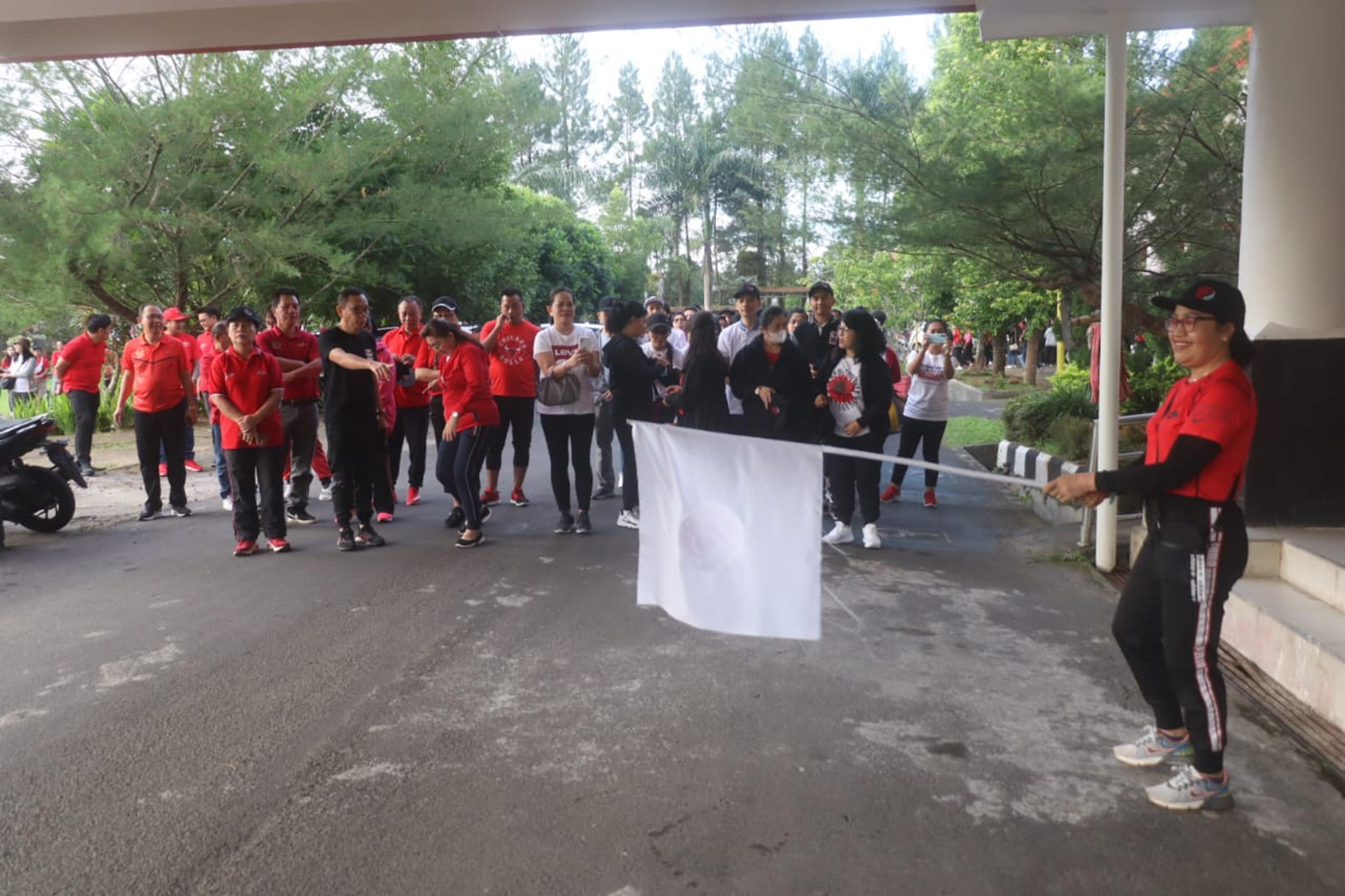 Pembukaan HUT Ke-5 RSUD Anugerah Tomohon, Gelar Kegiatan Jalan Sehat