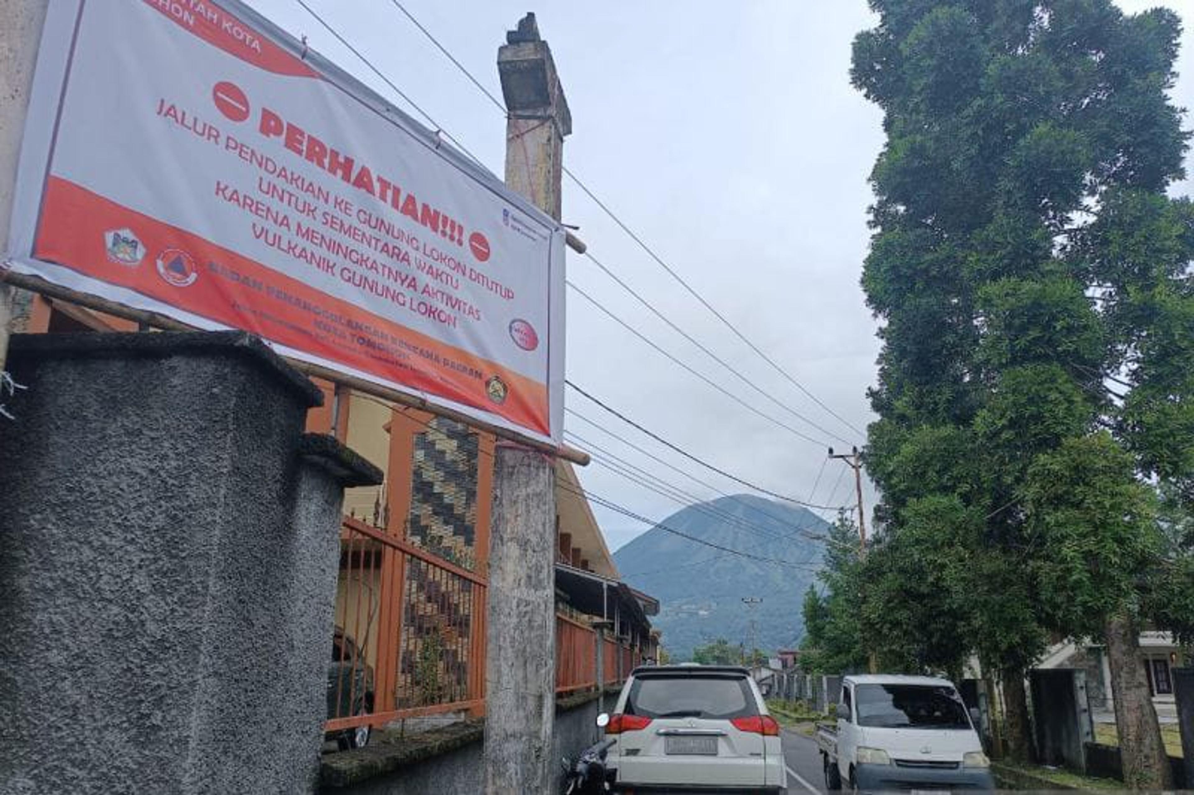 Jalur Pendakian Gunung Lokon Ditutup Sementara