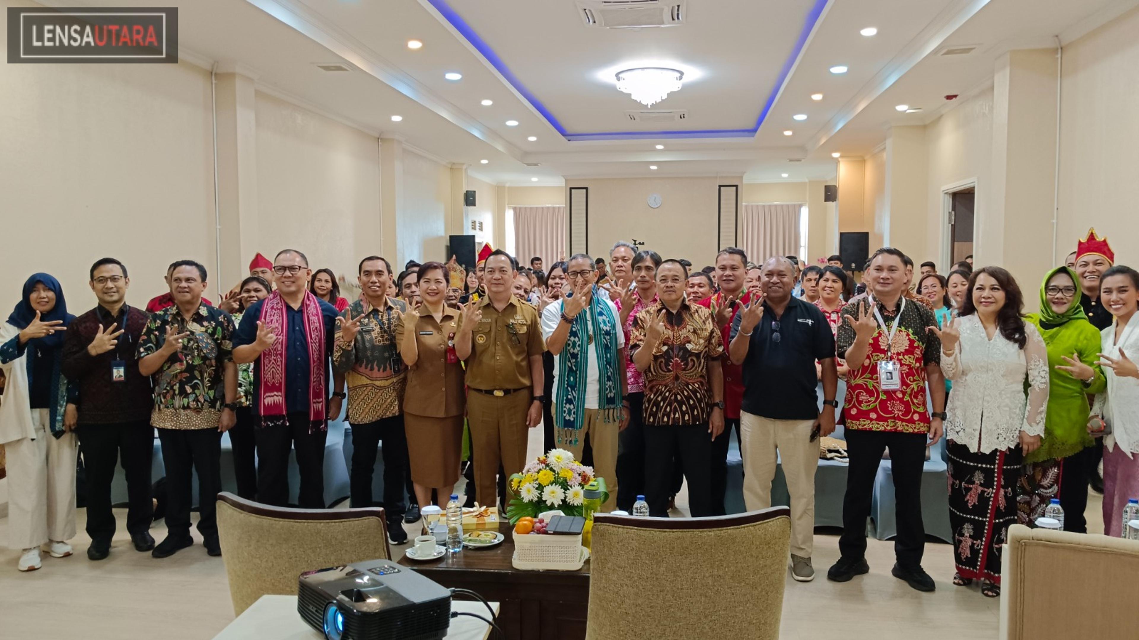 Menteri Sandiaga Uno Hadiri Bimtek Beti Dewi Naik Kelas di Tomohon