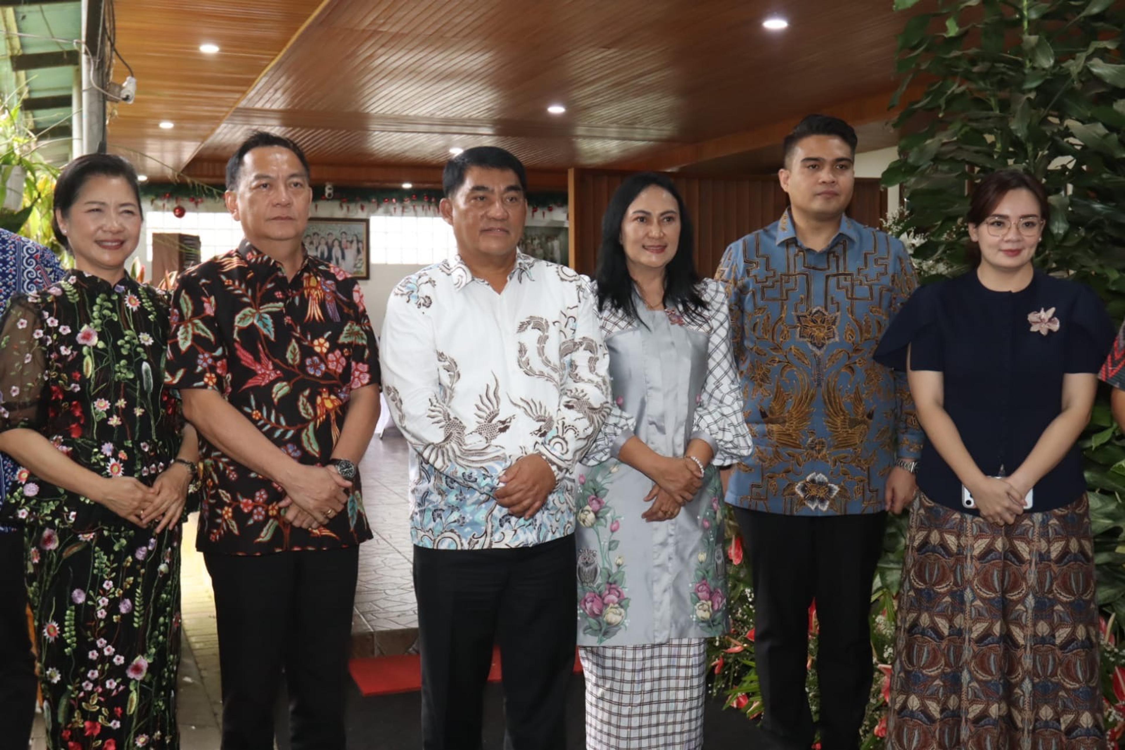 Gubernur Yulius "Pasiar" ke Tomohon, Ikut Rayakan Pengucapan Syukur