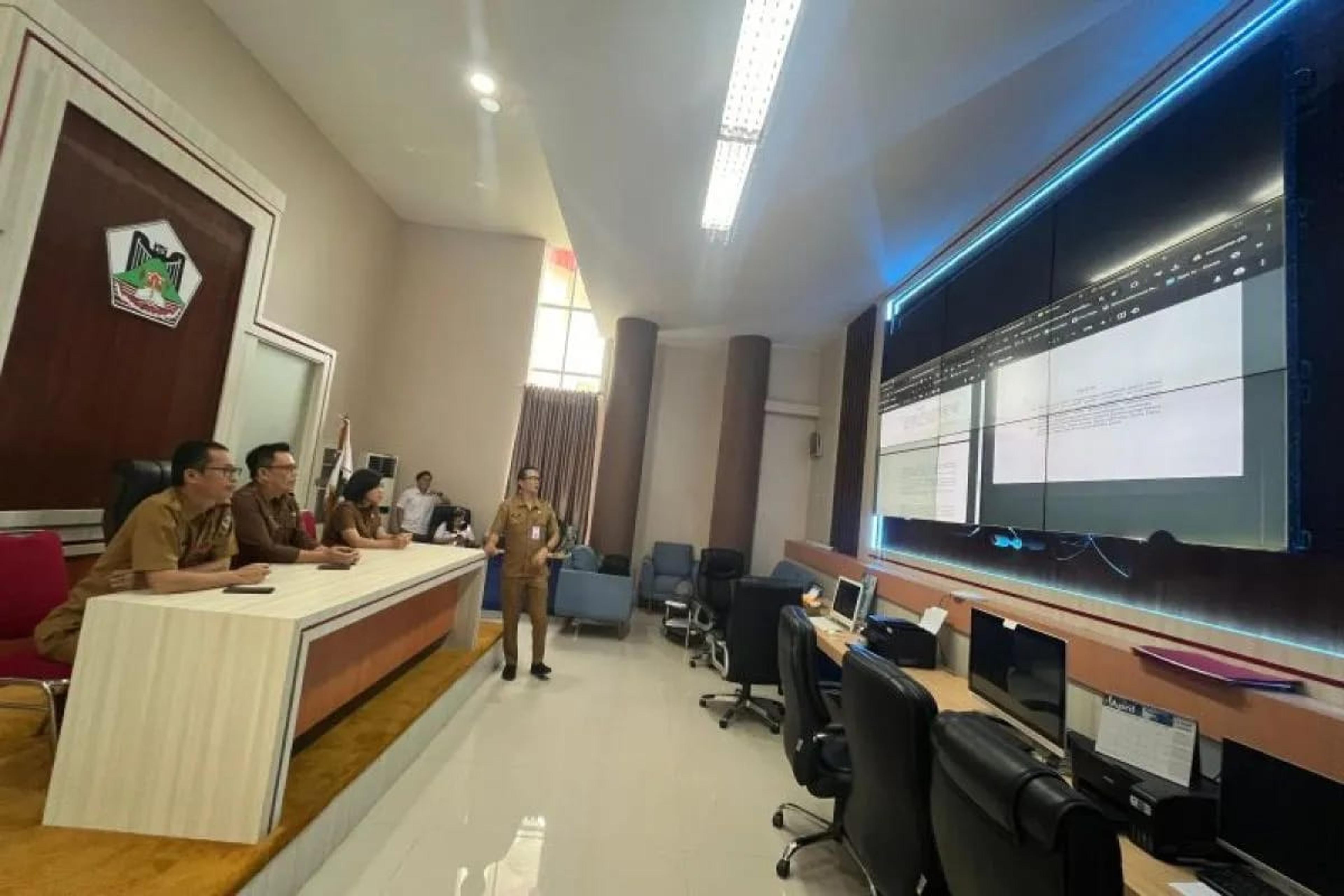 Targetkan Nilai Indeks 3.5, Diskominfo Tomohon Gelar Rapat Evaluasi SPBE 2024