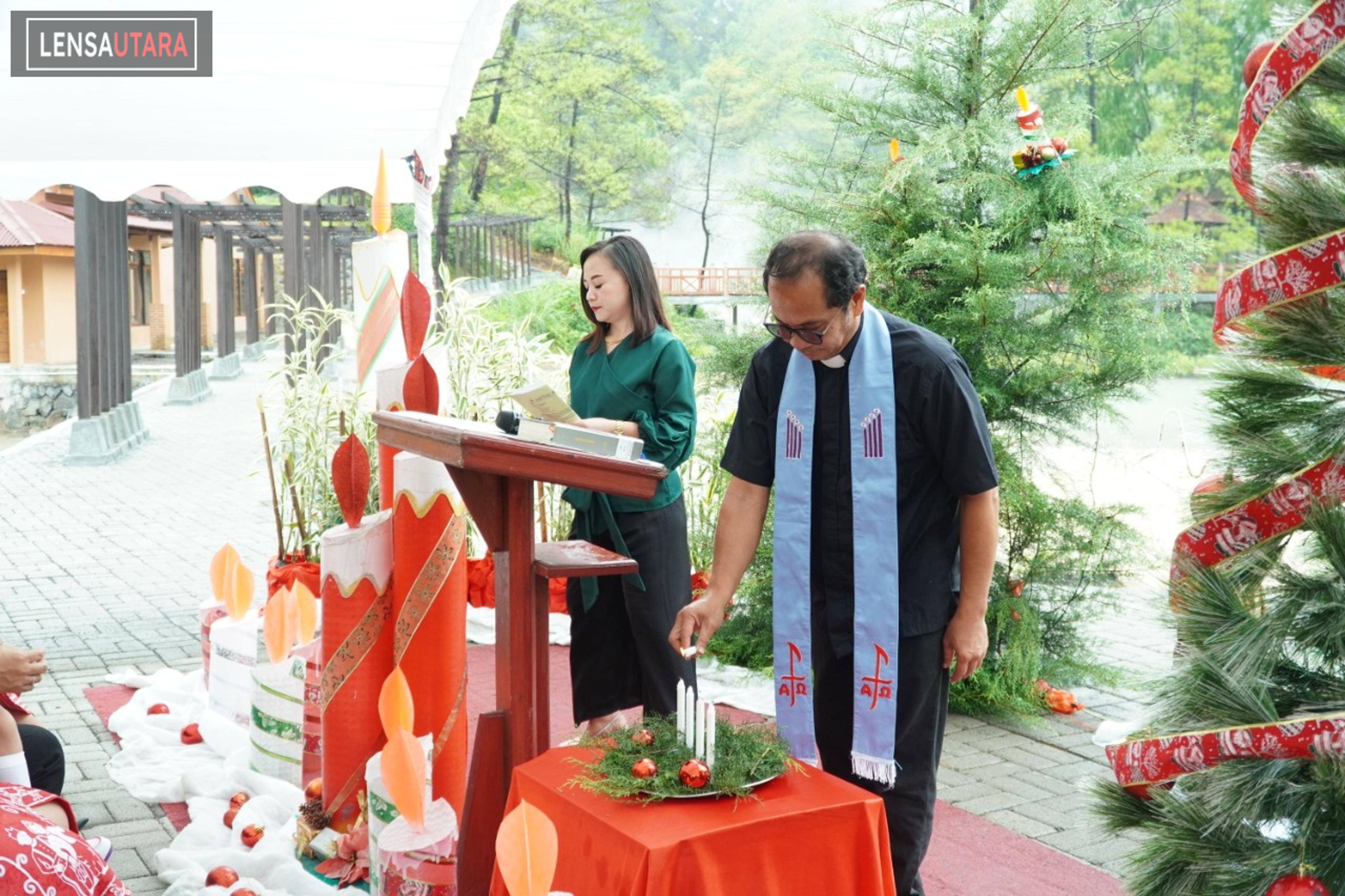 Dispar Kota Tomohon Gelar Ibadah Pra Natal di Objek Wisata Air Panas Lahendong