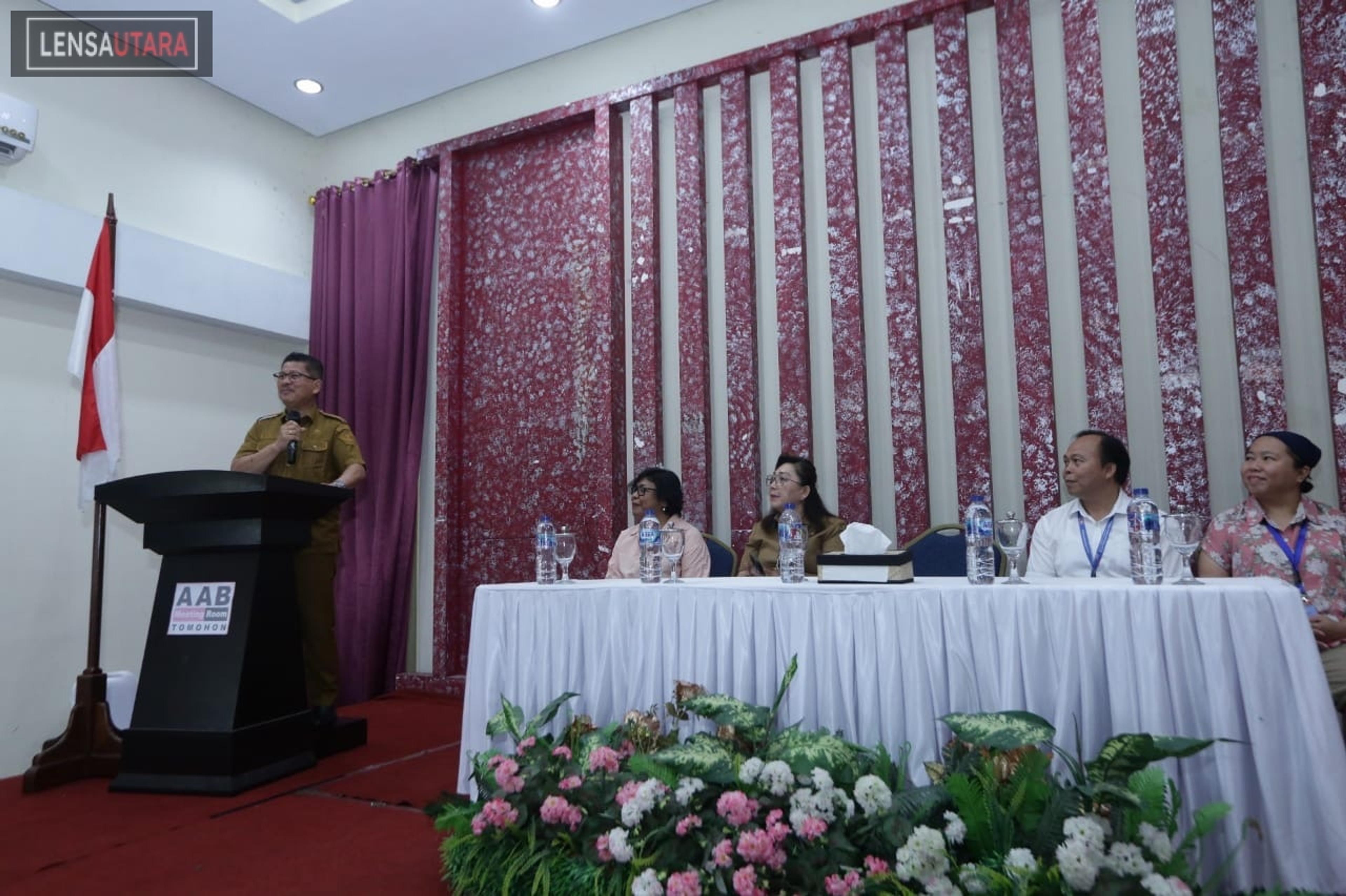 Kaligis Buka Lokakarya Mulok Sekolah Dasar di Kota Tomohon