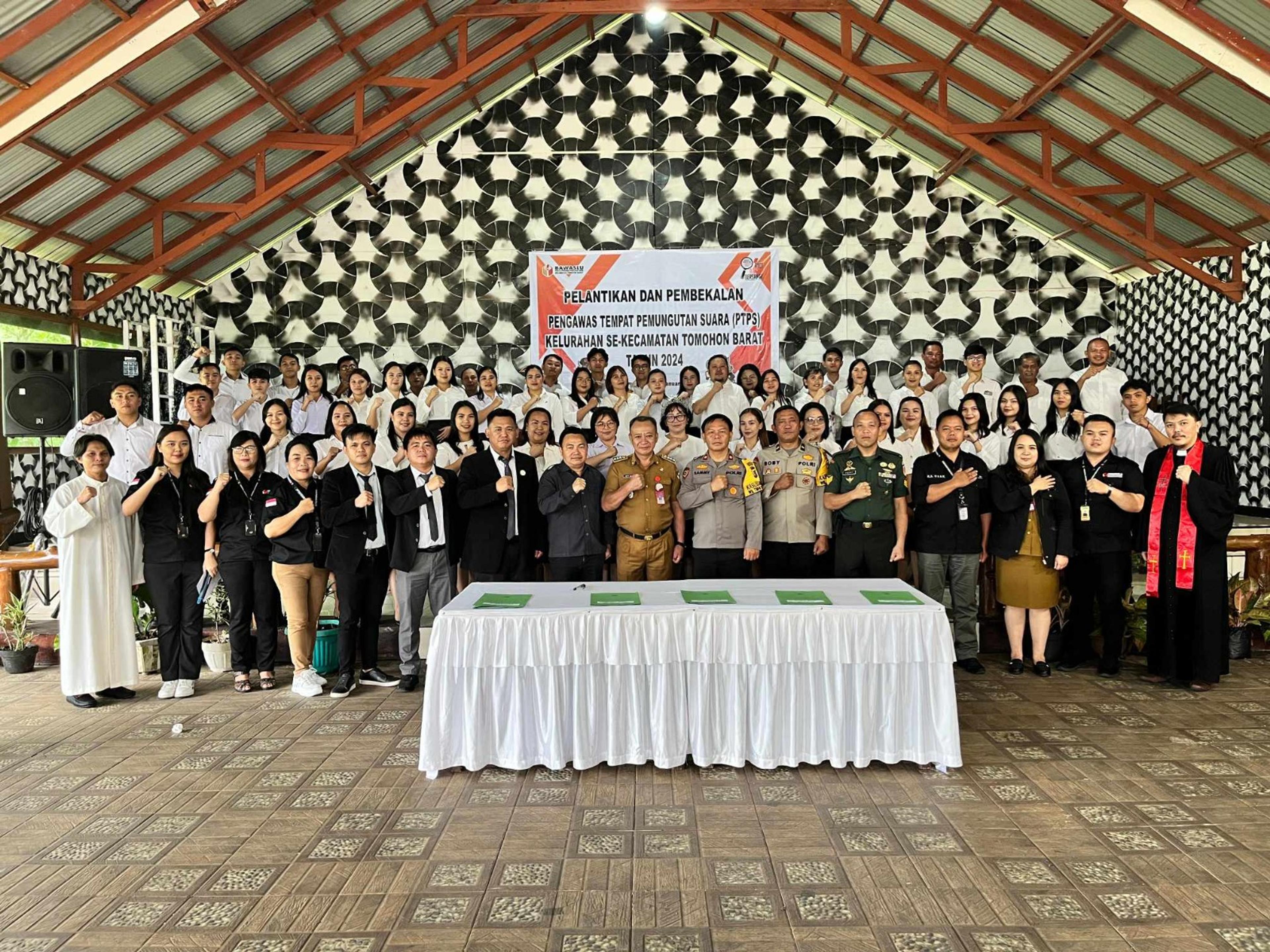 48 PTPS Kecamatan Tomohon Barat Dilantik untuk Awasi Pemilu 2024