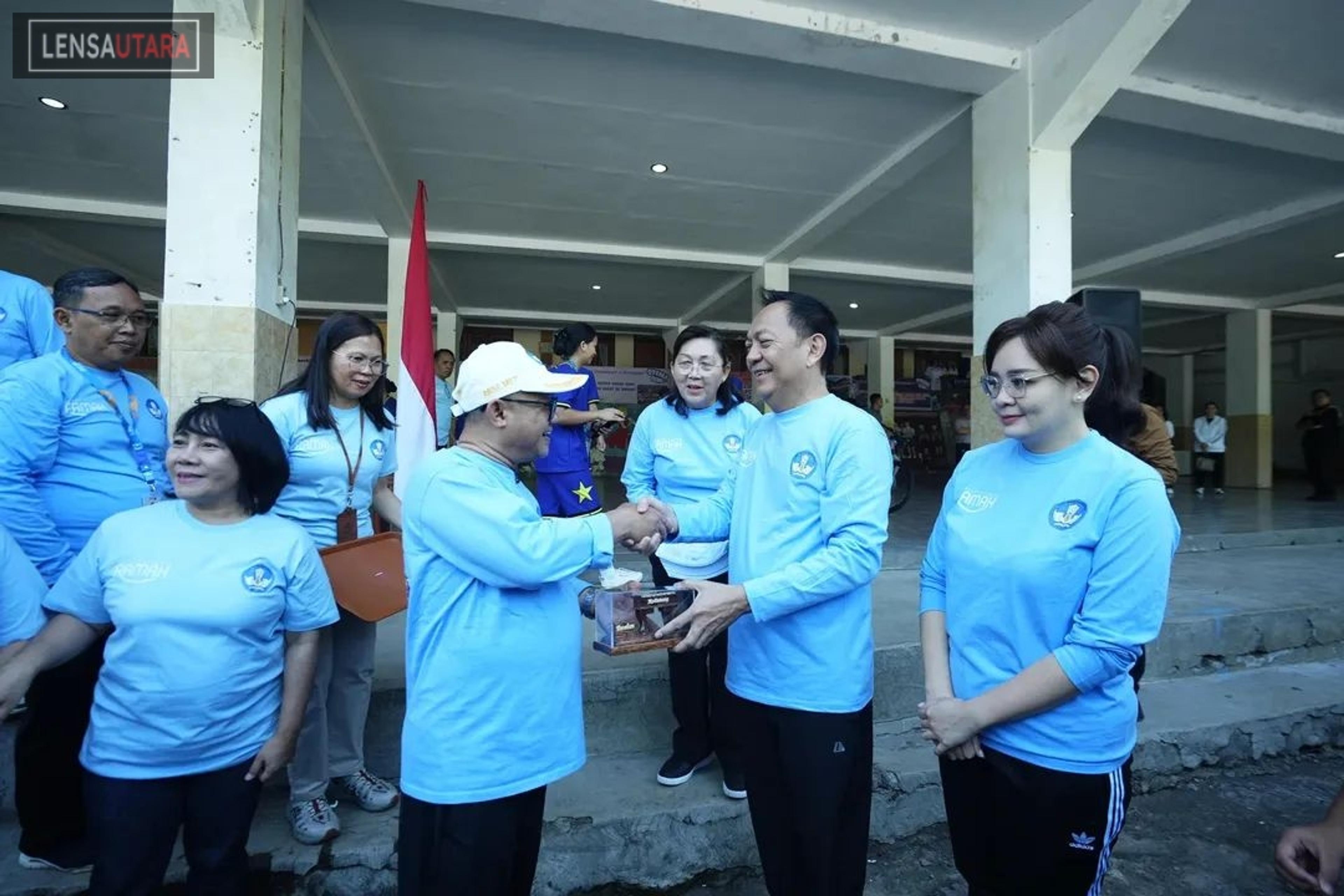 Mendikdasmen Kunjungi Tomohon, Caroll Senduk Komitmen Jalankan Kebijakan Pusat di Bidang Pendidikan
