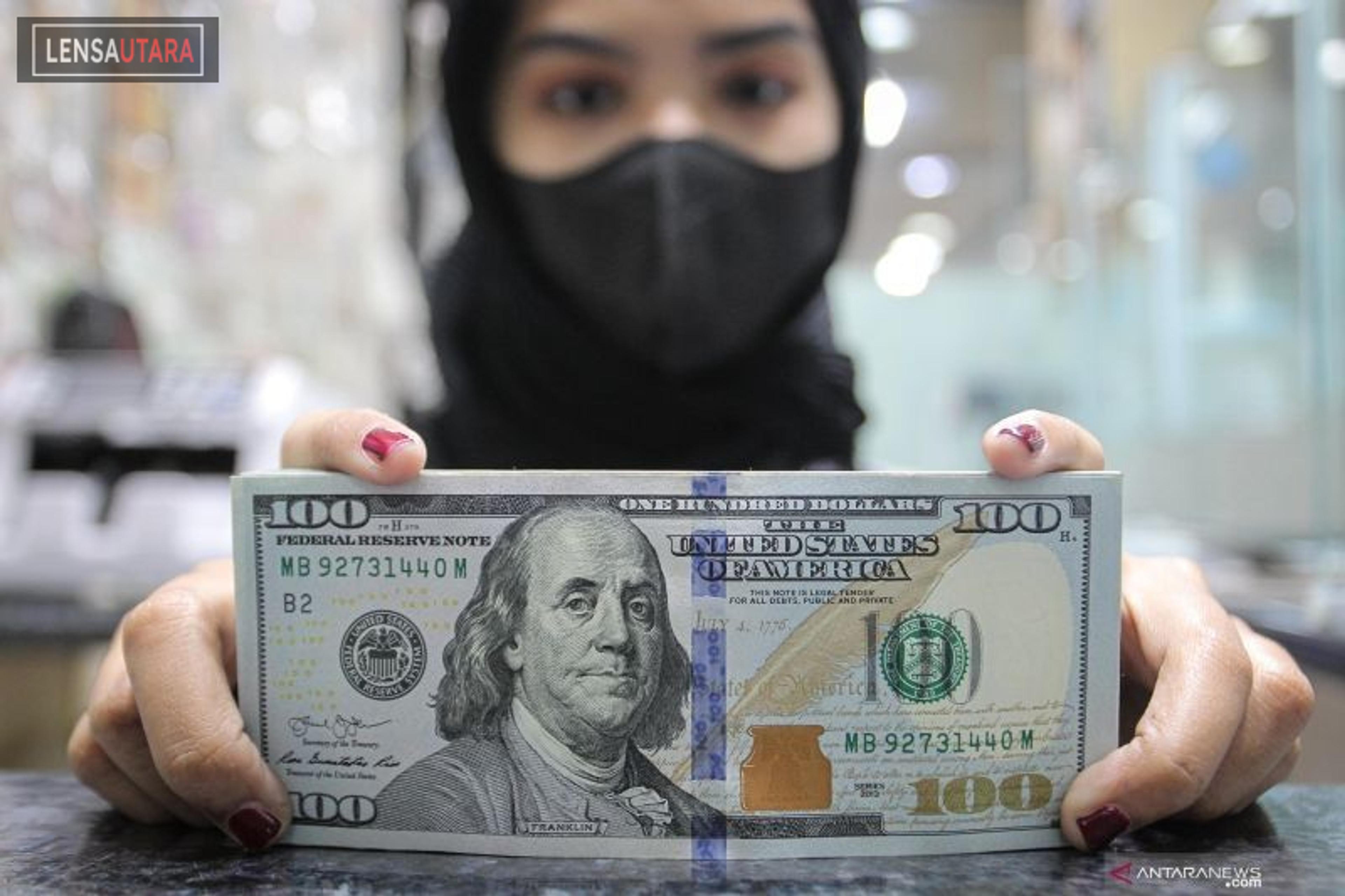 Dolar Jatuh, Euro Terangkat ke Tertinggi 7 Bulan Jelang Data Inflasi