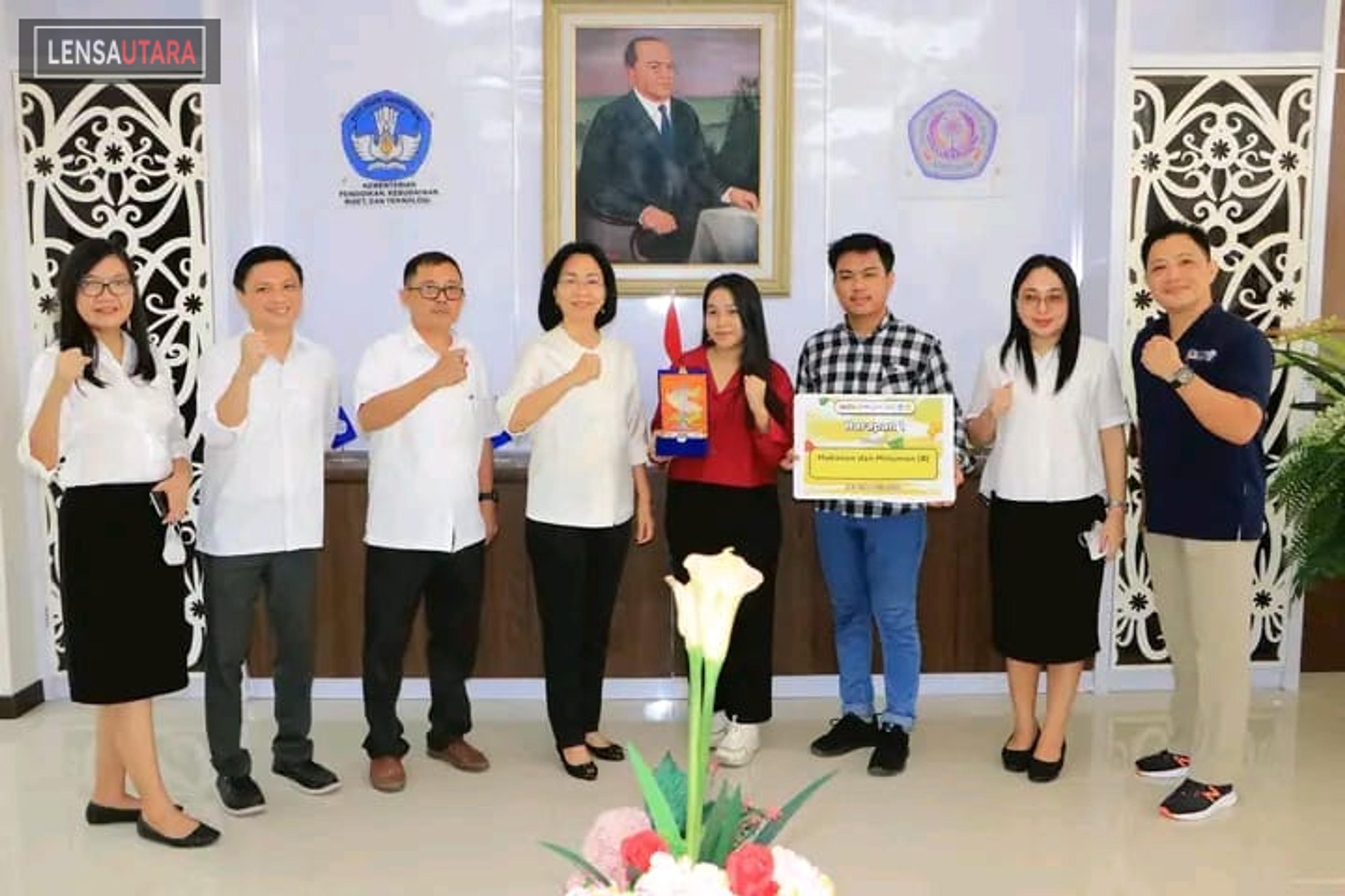Unsrat Juara Harapan I Kewirausahaan Mahasiswa Indonesia EXPO XIII di Jatim