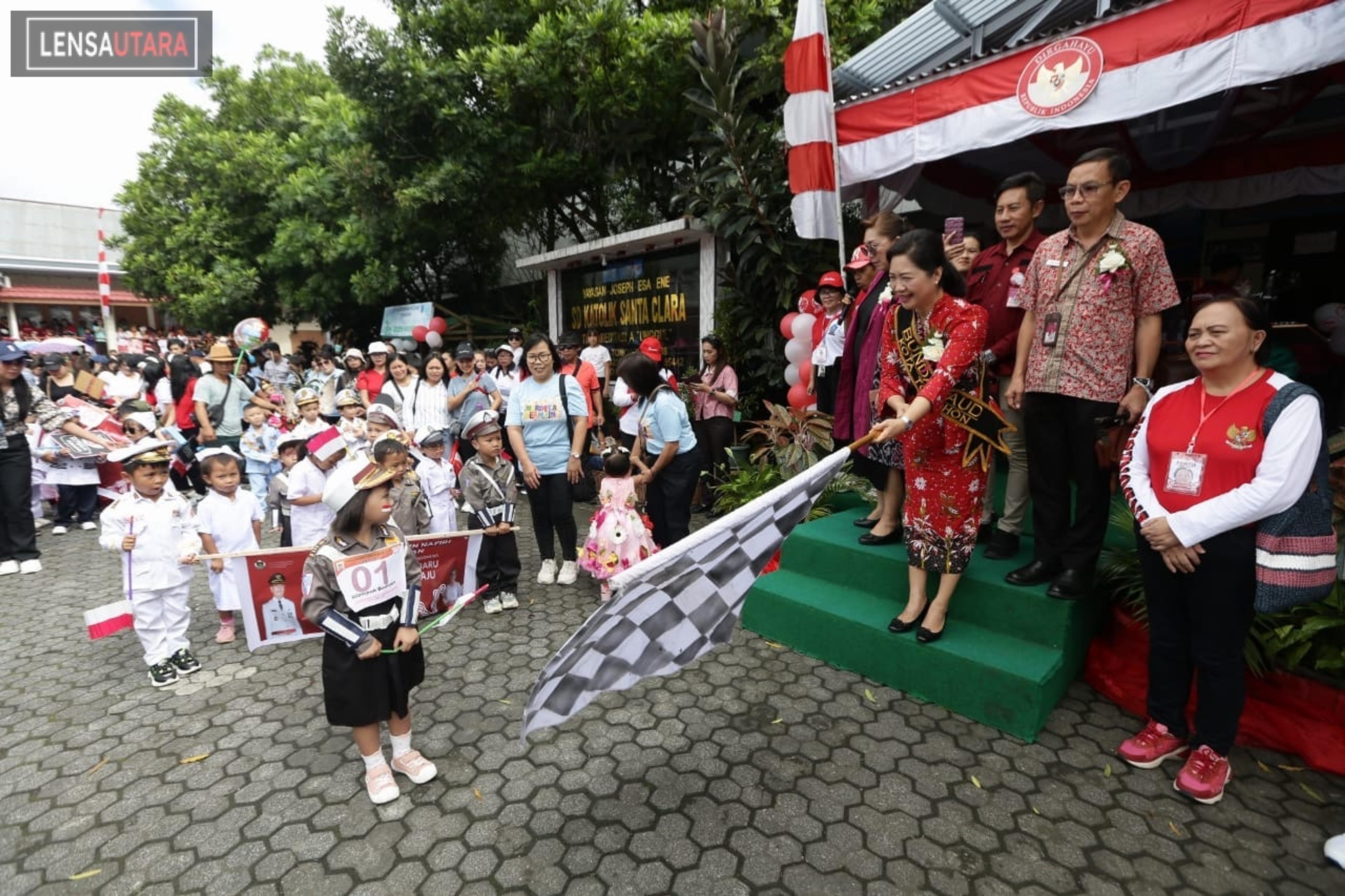 Meriah, Bunda Paud Tomohon Apresiasi Pawai Bocah TK dan SD