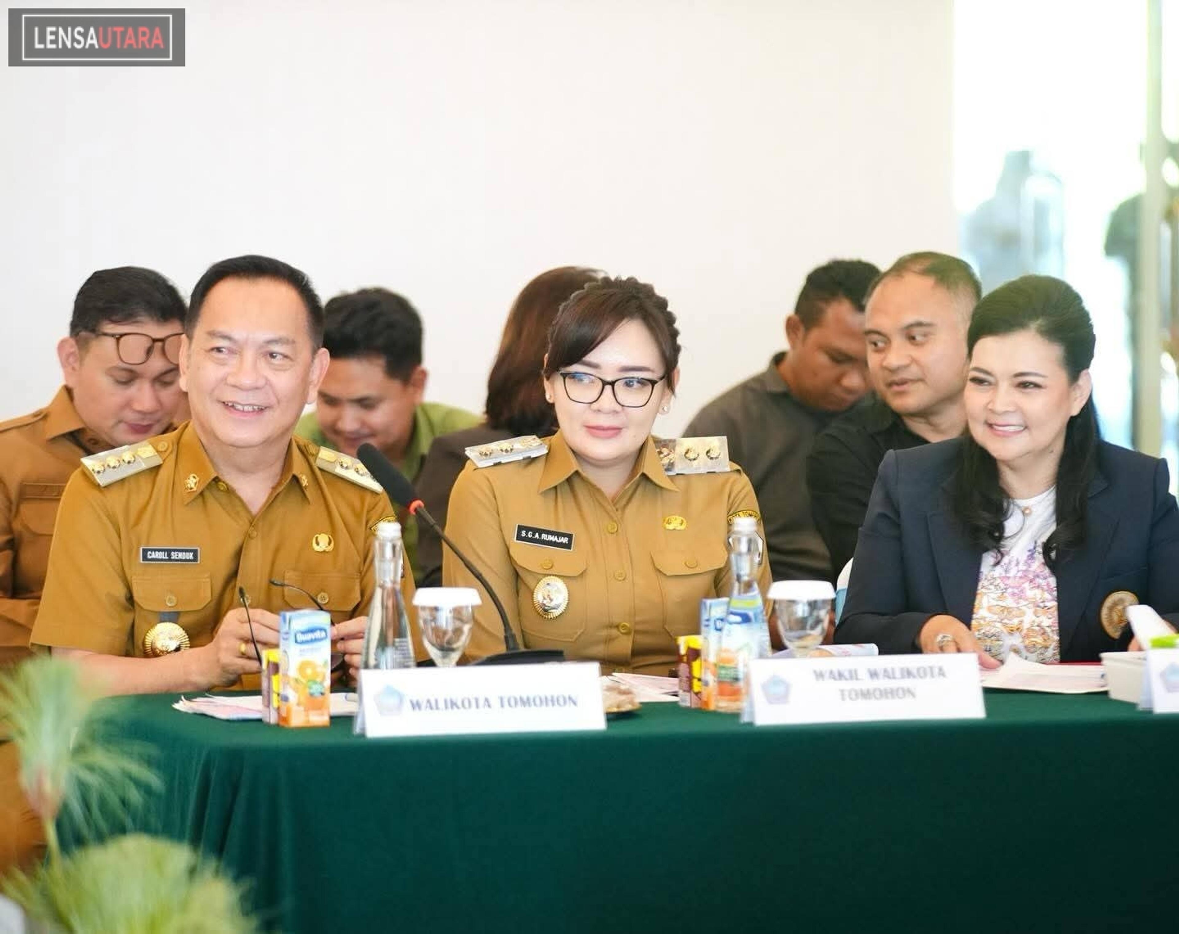 Caroll Senduk Presentasikan TIFF 2025 di Hadapan Gubernur dan Jajajaran Pemprov Sulut