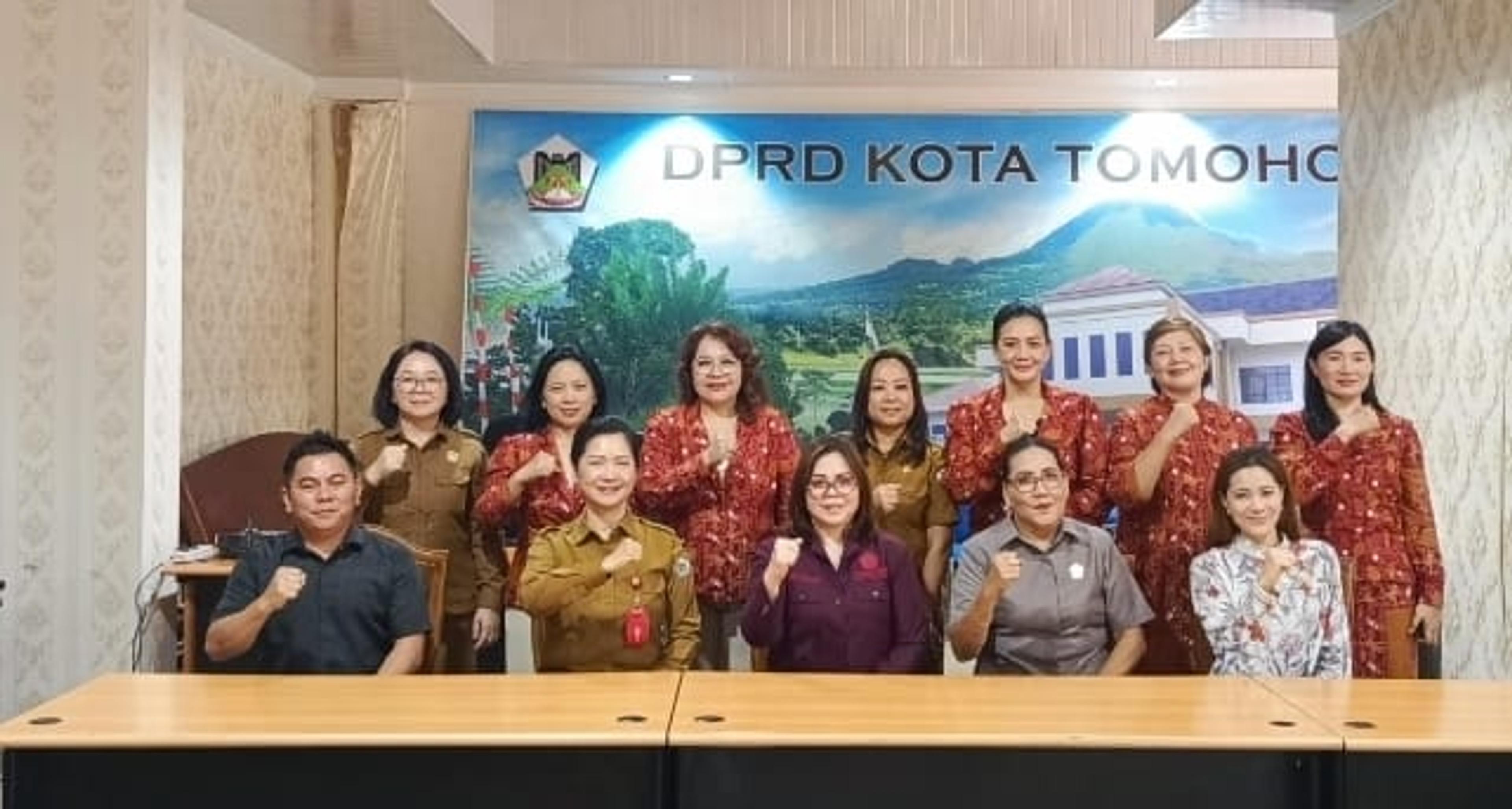 Dekranasda Tomohon Audiensi dengan DPRD, Dorong Perda dan Pembudayaan Batik Tomohon
