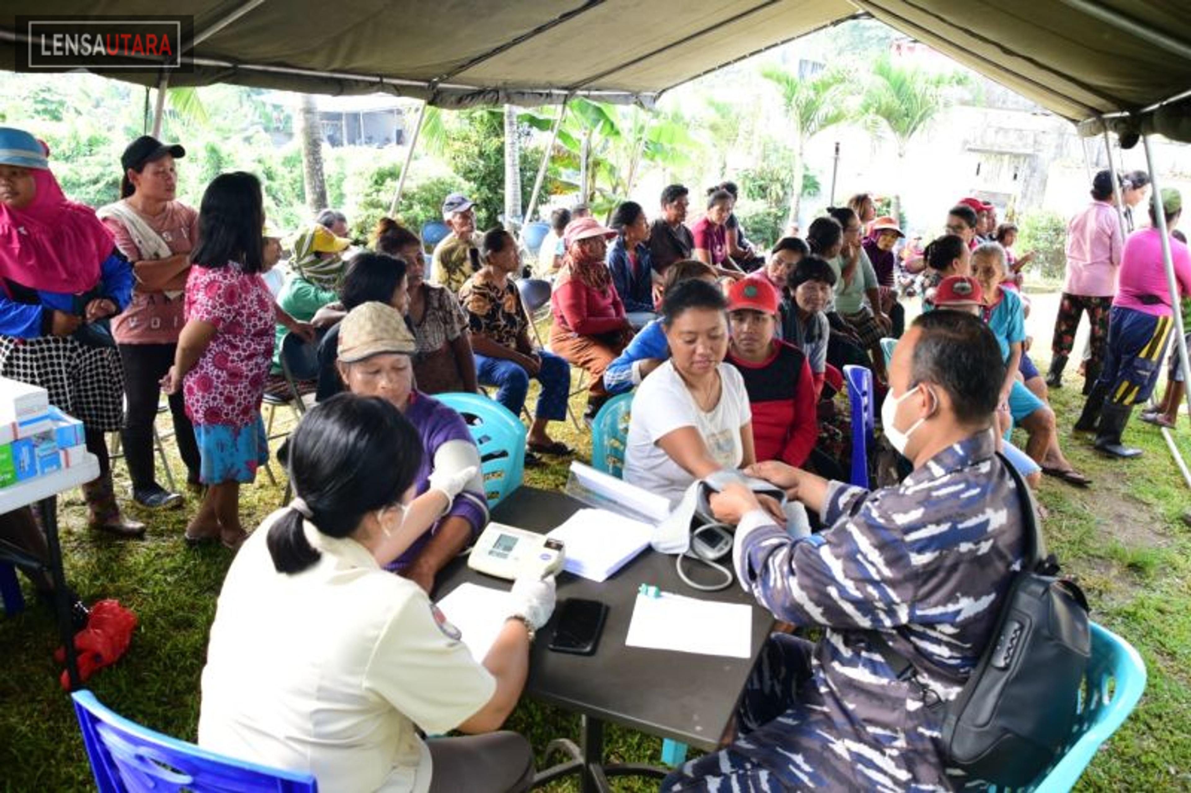 Lantamal VIII Laksanakan Pengobatan Gratis bagi Warga di TPA Sumompo