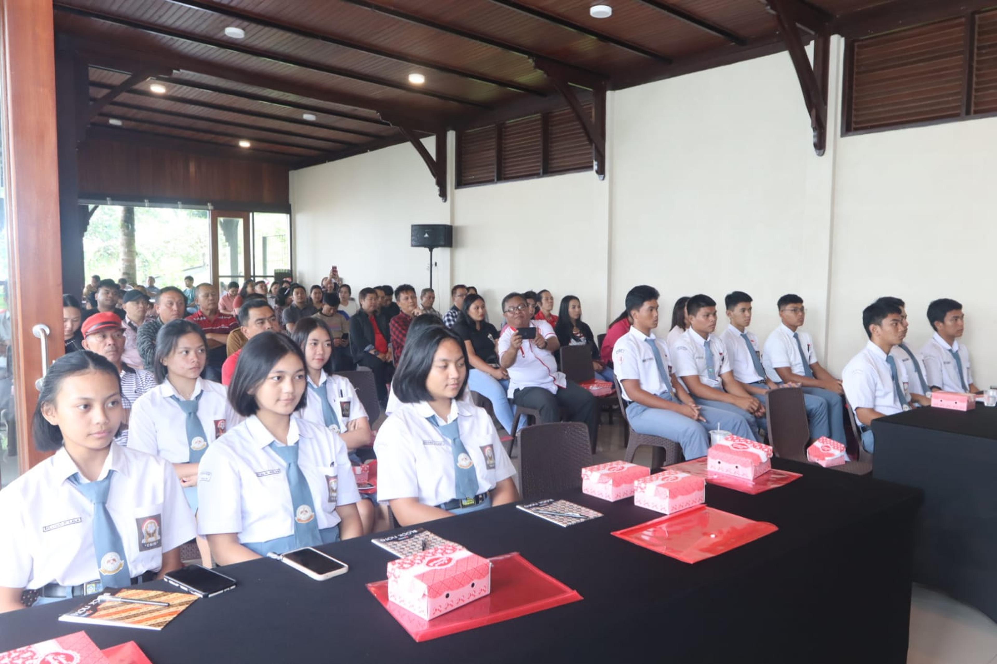 Pertebal Patriotisme, Pemkot Tomohon Gelar Sosialisasi Pembumian Pancasila