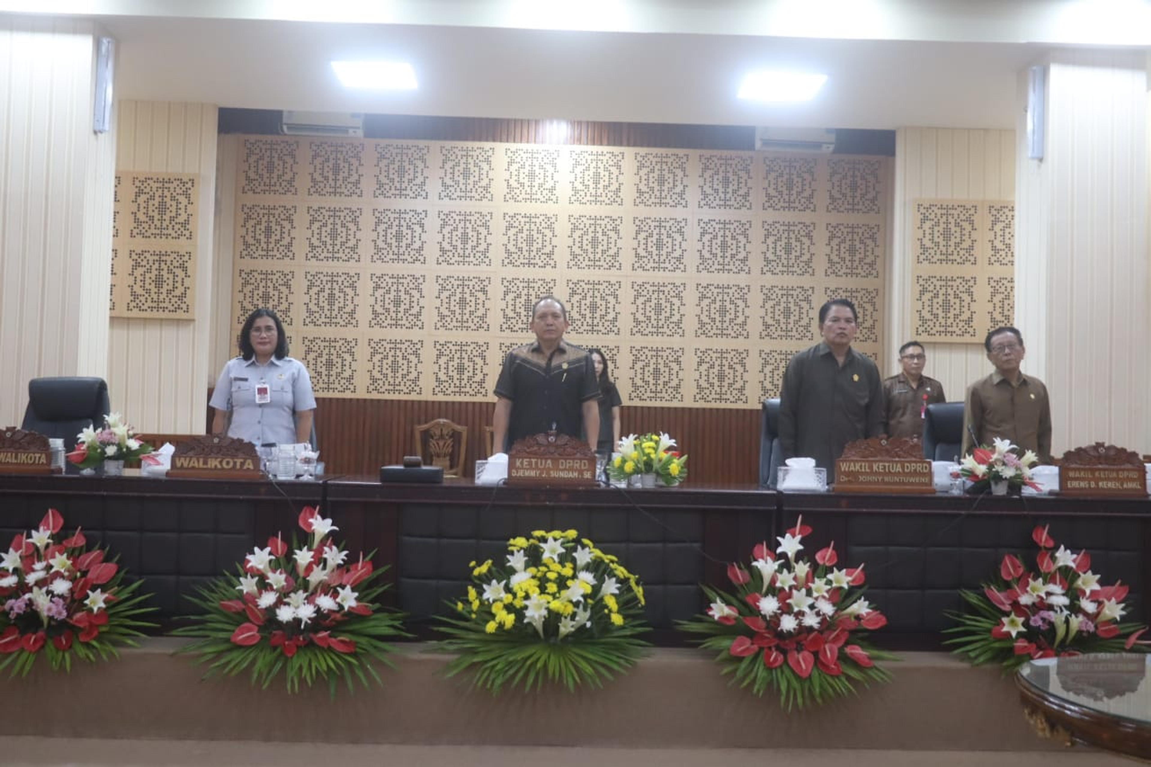 Pioh Hadiri Rapat Paripurna DPRD Kota Tomohon Tentang Usulan Pemberhentian Wakil Walikota Tomohon