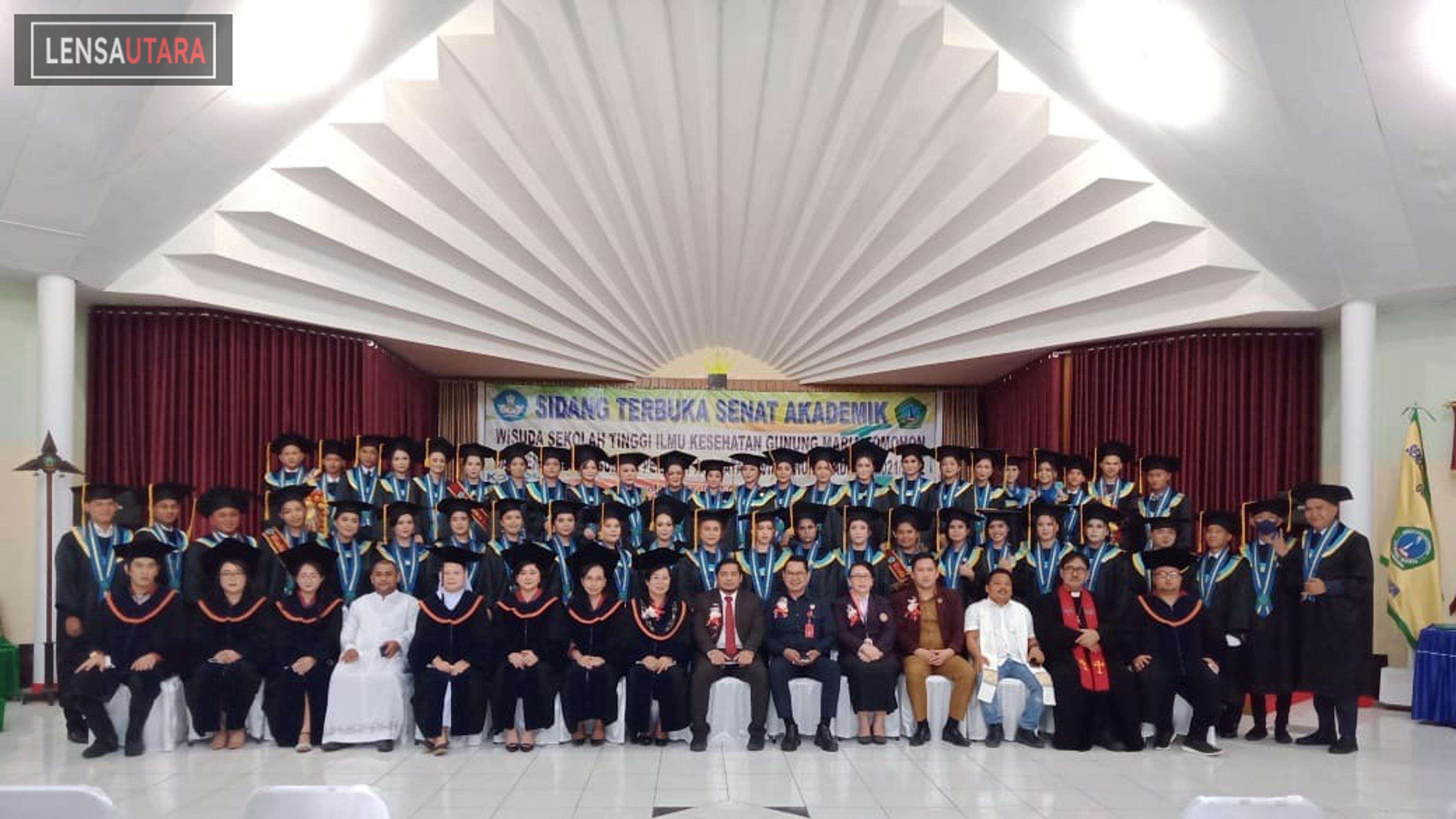 47 Mahasiswa STIKES Gunung Maria Tomohon Diwisuda