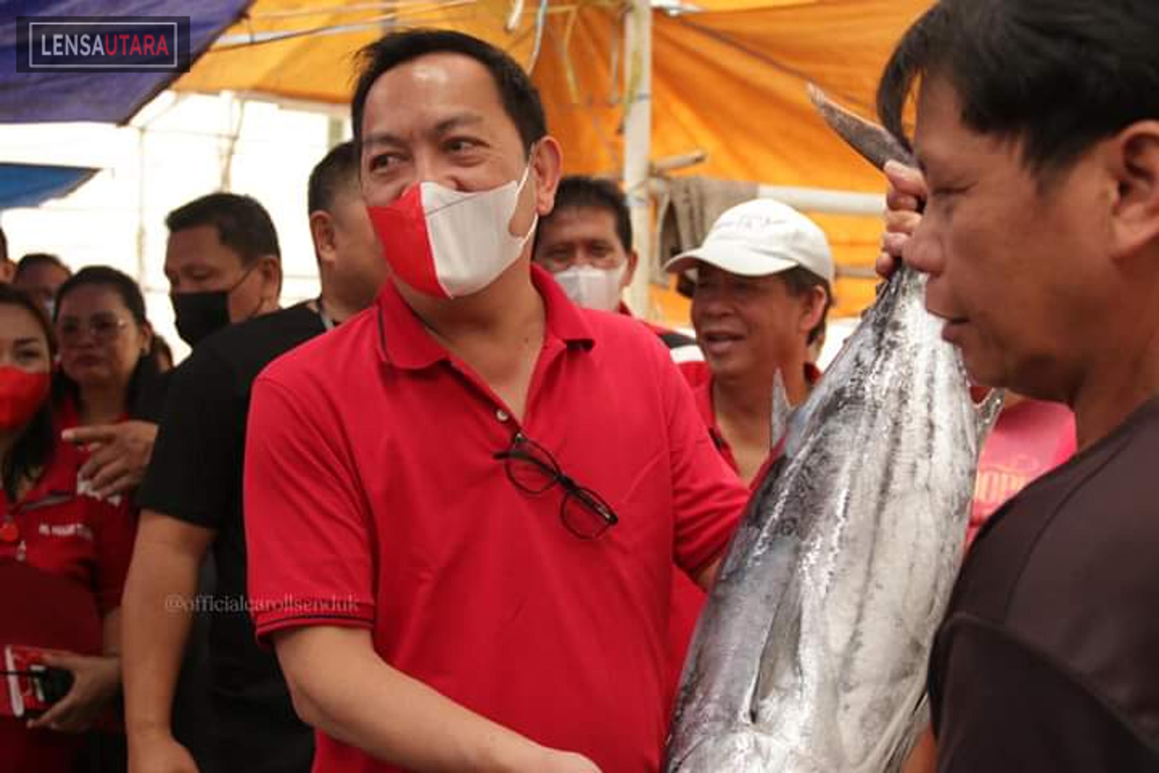 Bangkitkan Ekonomi, Walikota Tomohon Boyong ASN Berbelanja di Pasar Beriman