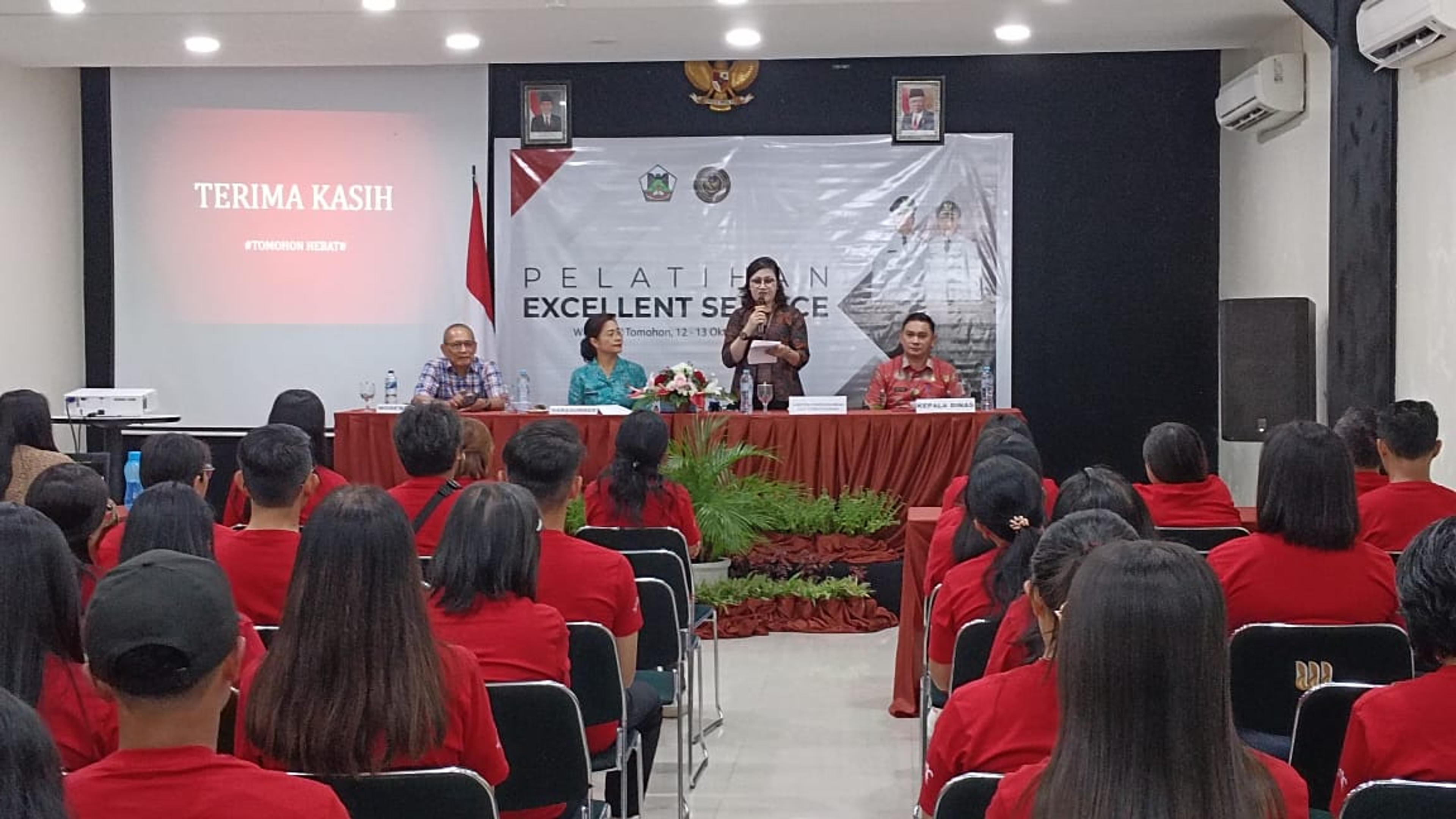 Dispar Tomohon Gelar Pelatihan Excellent Service Pelaku Usaha Jasa Pariwisata