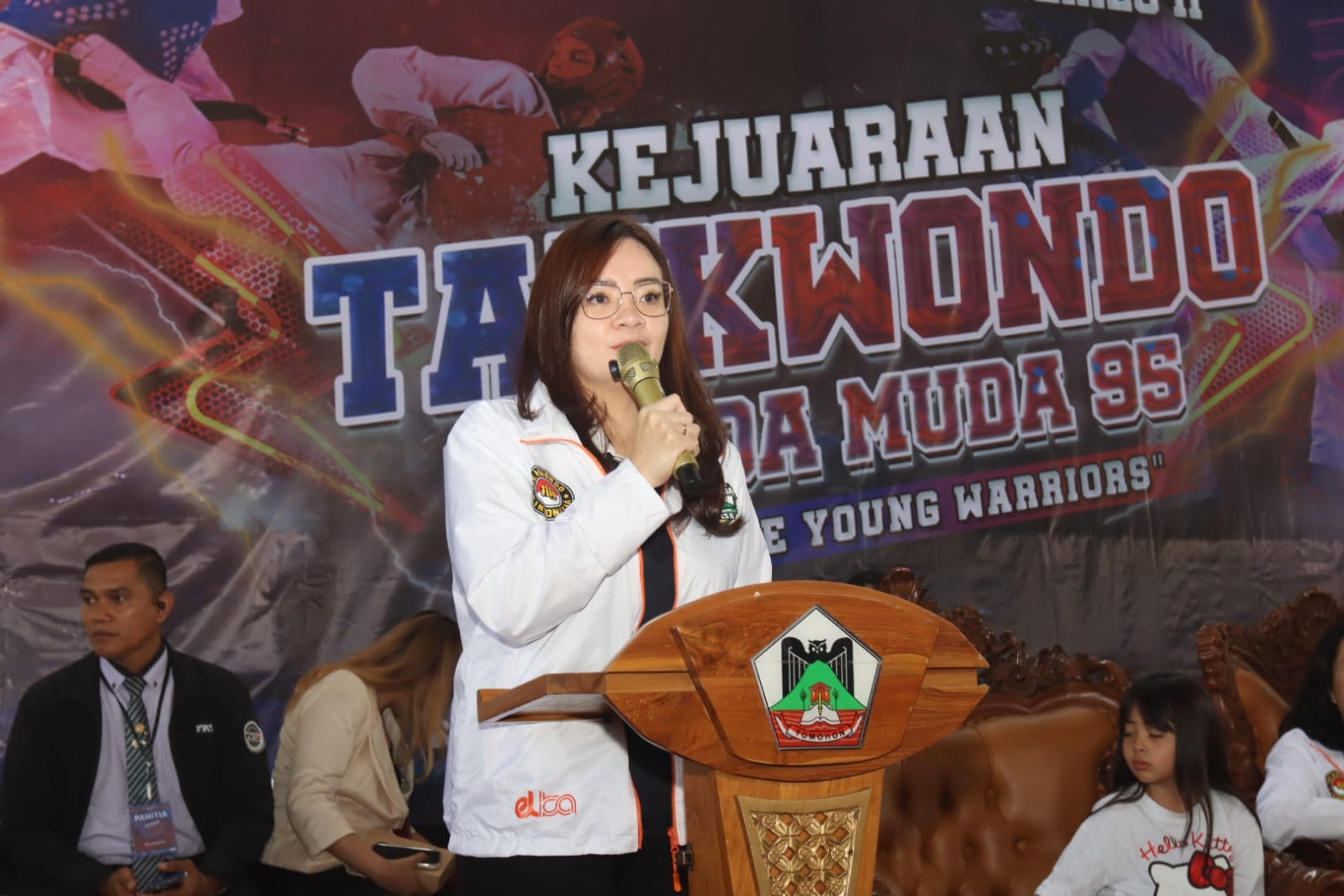 Wawali Sendi Rumajar membuka Kejuaraan Taekwondo Garuda Muda’95 Walikota Tomohon Cup Series II Tahun 2026, yang dilaksanakan di GOR Babe Palar Kota Tomohon. (Ist)