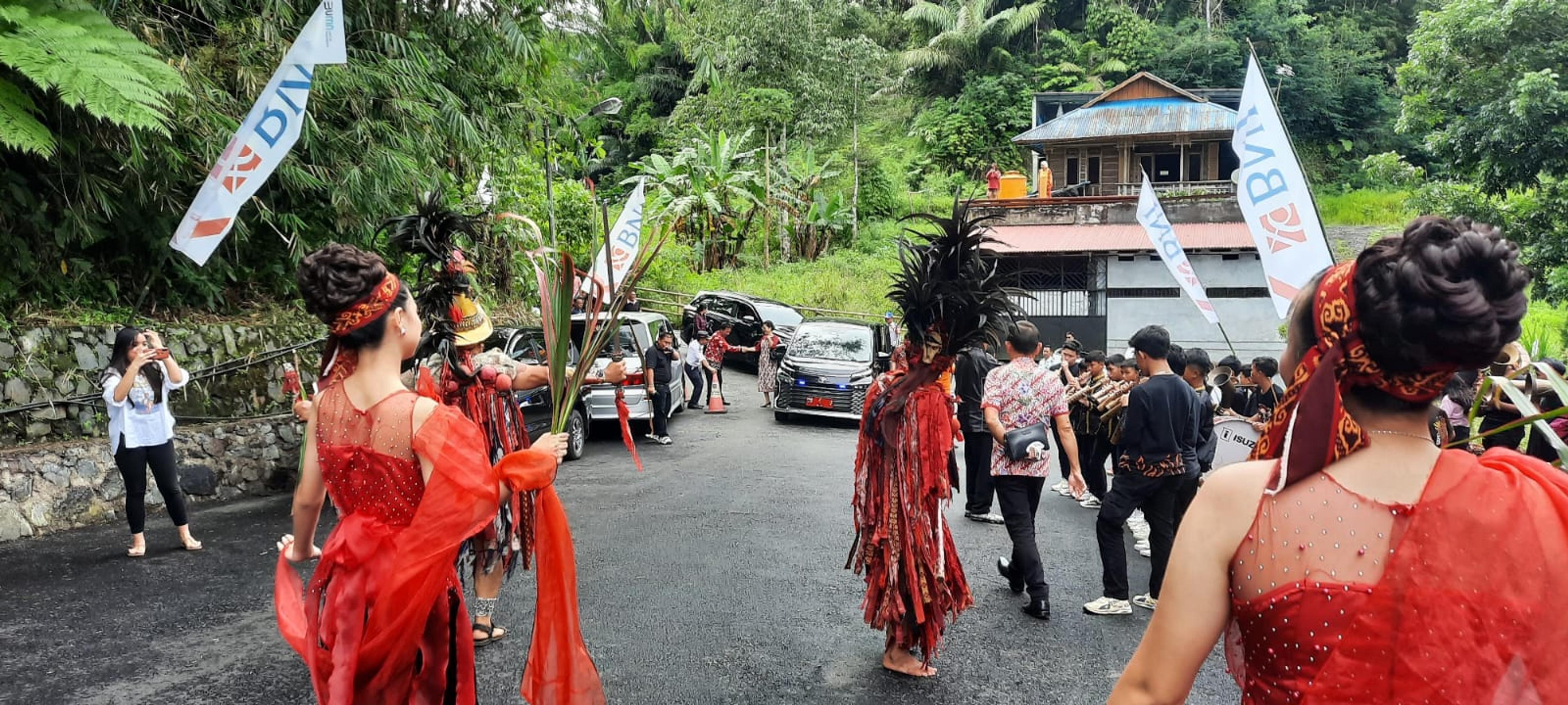 Nuansa Kearifan Lokal Warnai Grand Opening Michi No Eki Pakewa