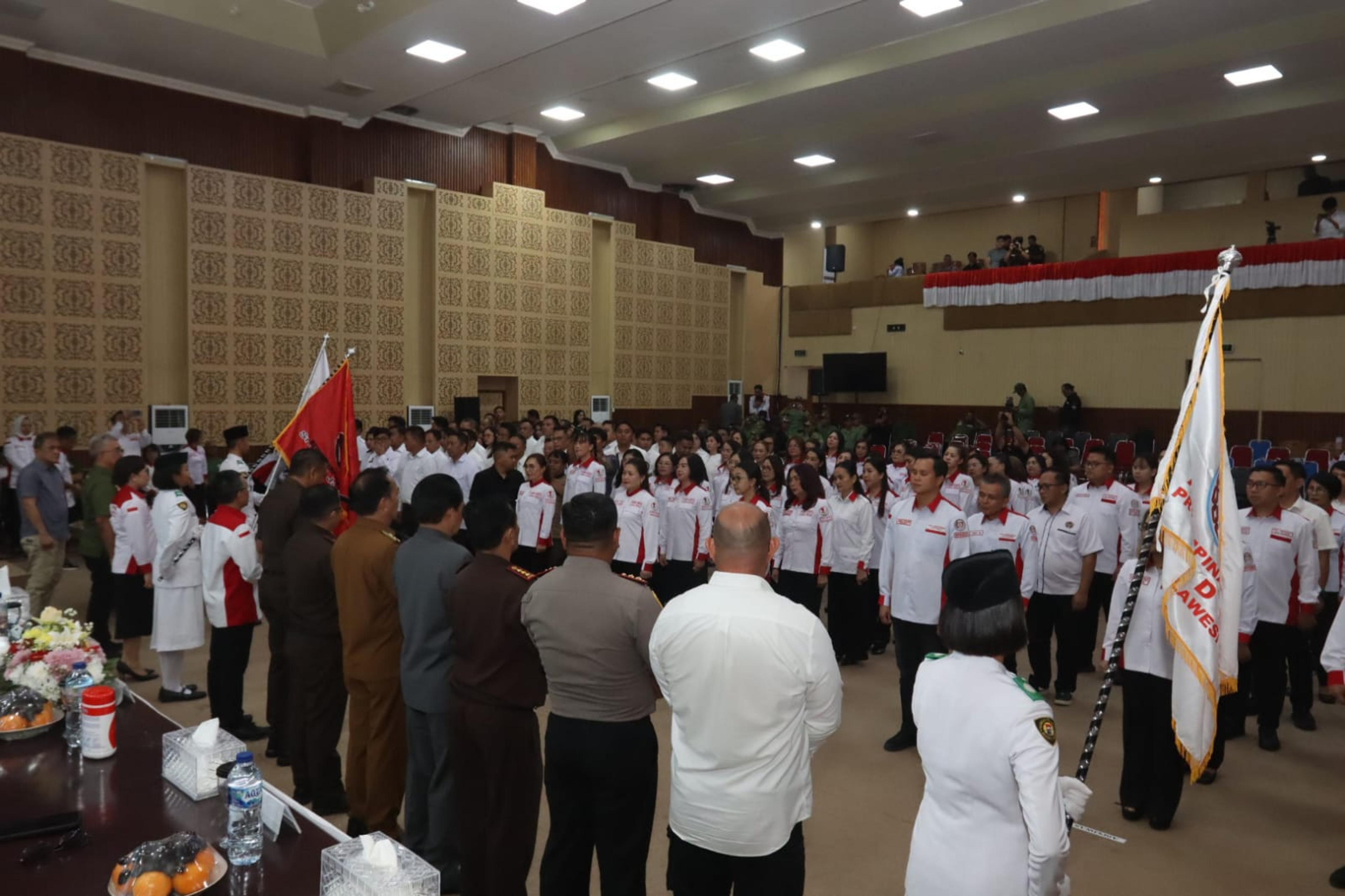 Wali Kota Tomohon Caroll Senduk menghadiri pelantikan dan pengukuhan Pengurus DPC ABPEDNAS, DPC Srikandi Jaga Desa, serta DPC ASLINMAS Kota Tomohon periode 2026–2031. (Ist)