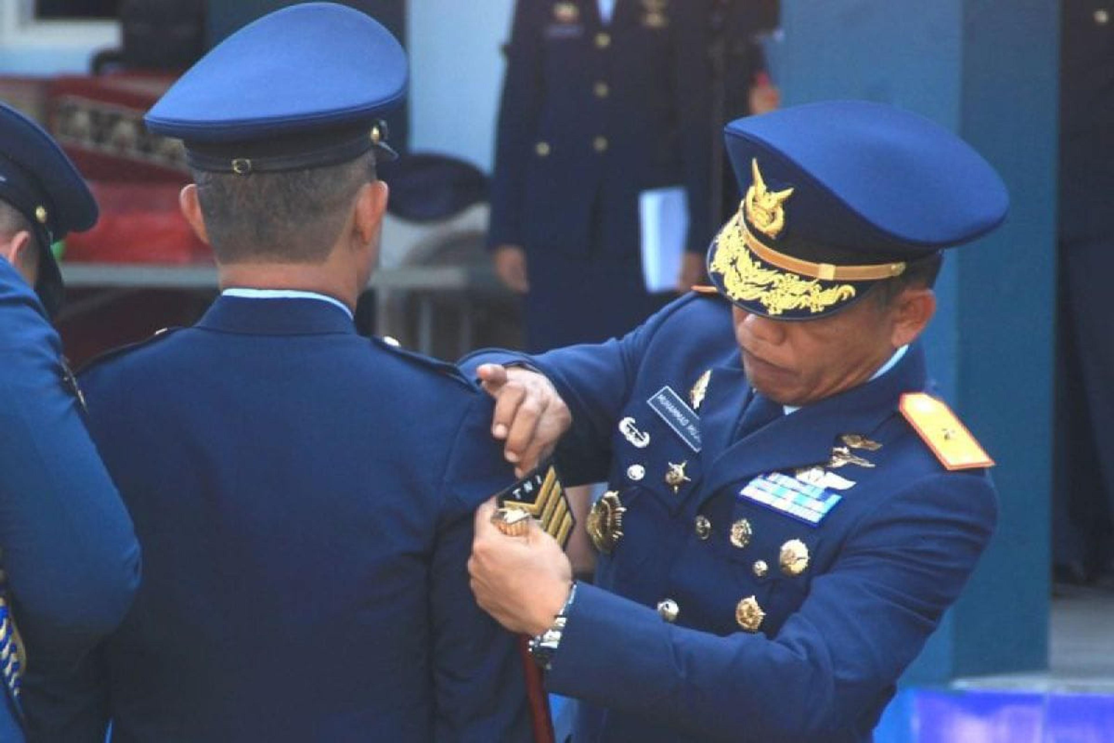 18 Personel Lanud Sam Ratulangi Naik Pangkat