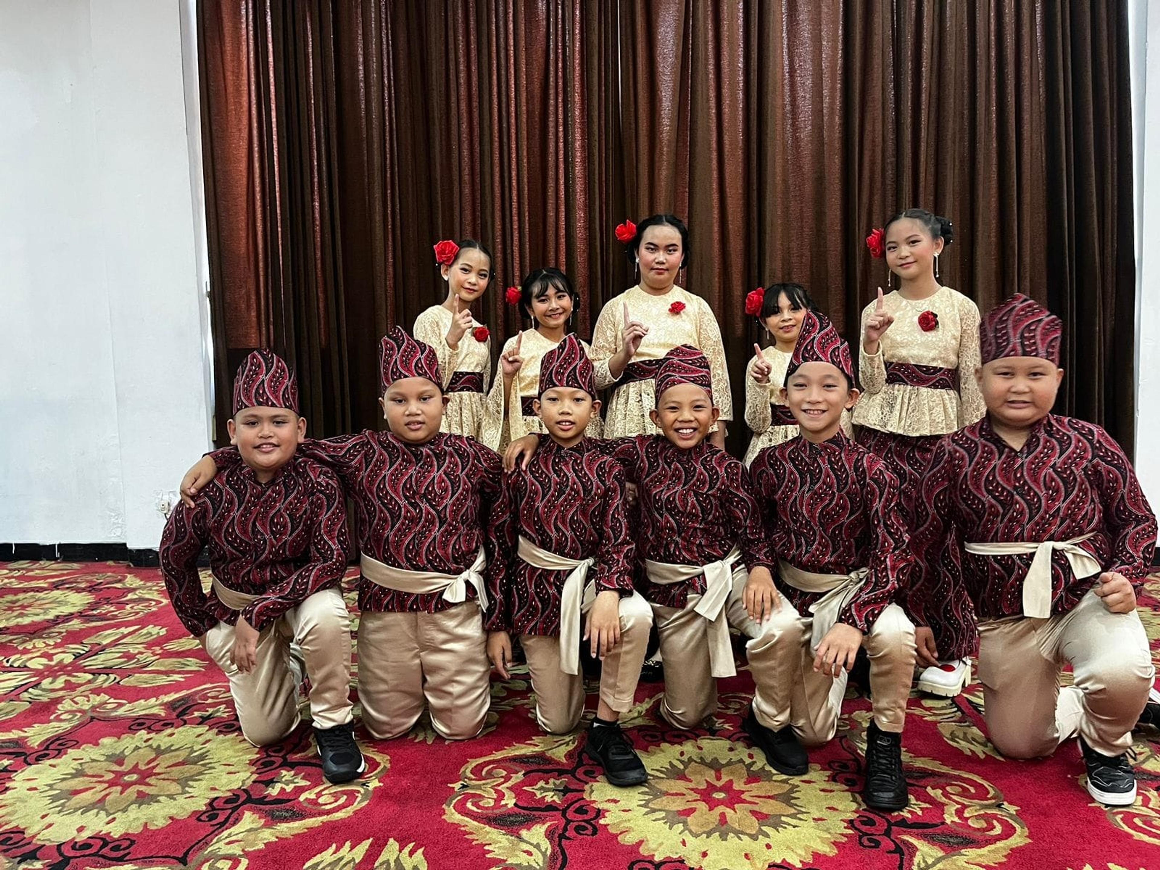 Grup Kolintang “Si Pisok” SD Katolik Santa Clara Harumkan Tomohon di Kancah Nasional
