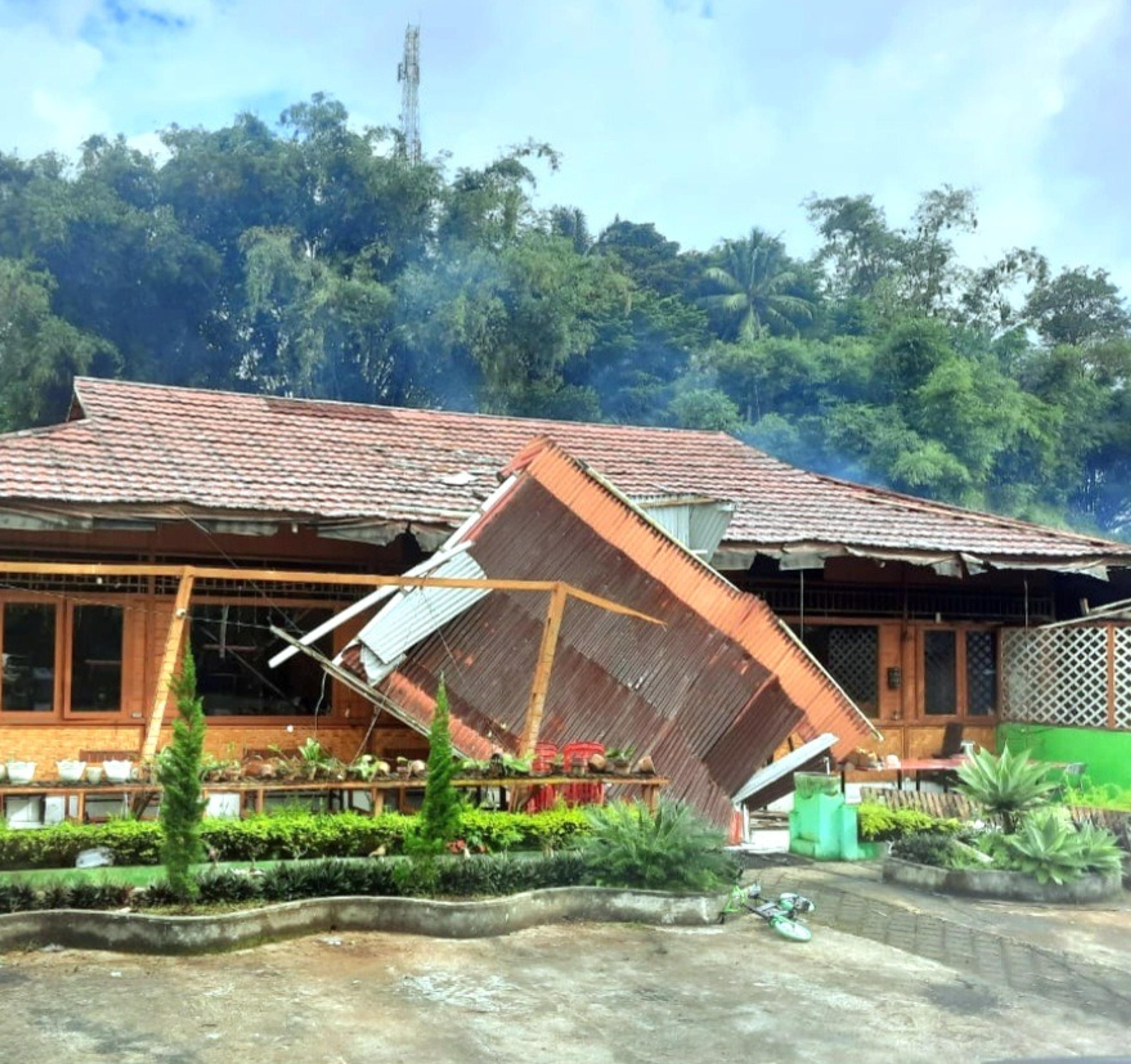 Tomohon Dilanda Angin Puting Beliung, Sejumlah Rumah Alami Kerusakan