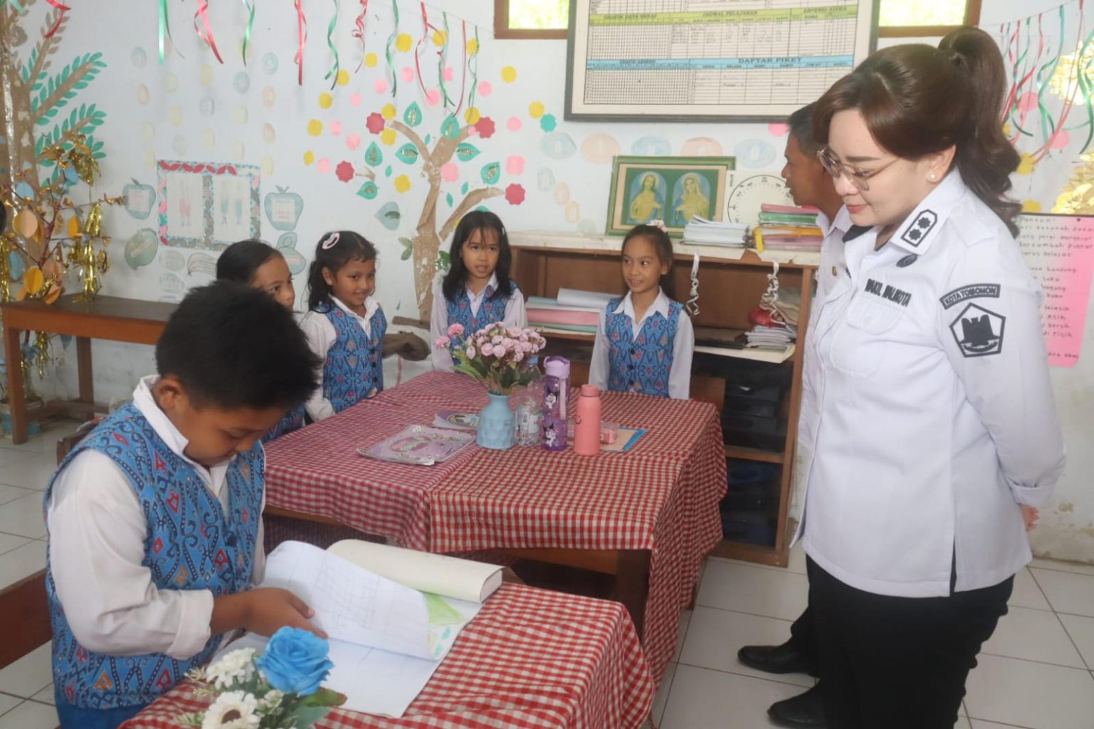 Wawali Tomohon Tinjau Sekolah Calon Penerima Program Revitalisasi 2026
