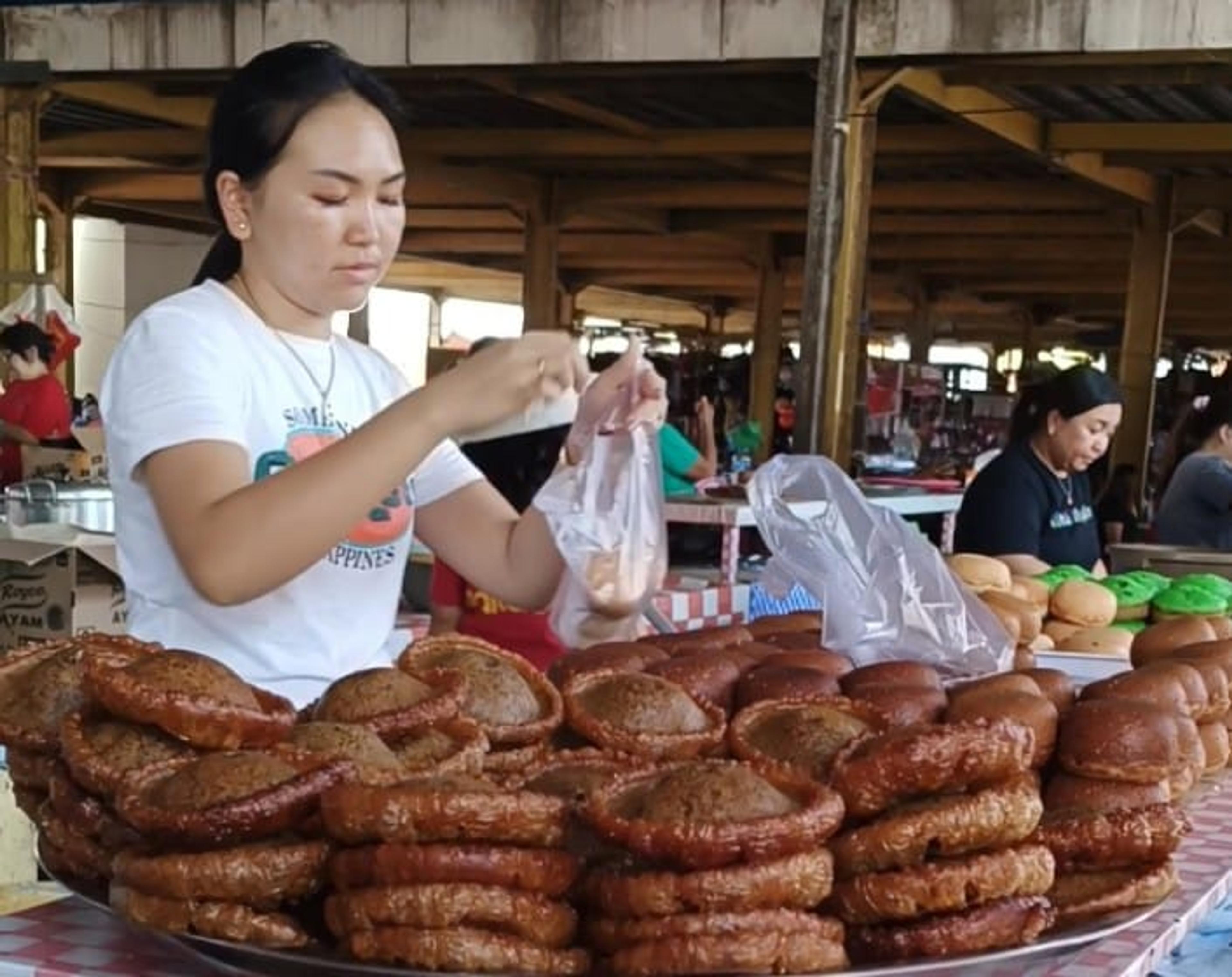 Pasar Beriman Tomohon, Solusi Belanja Nyaman Sekaligus Wisata Kuliner