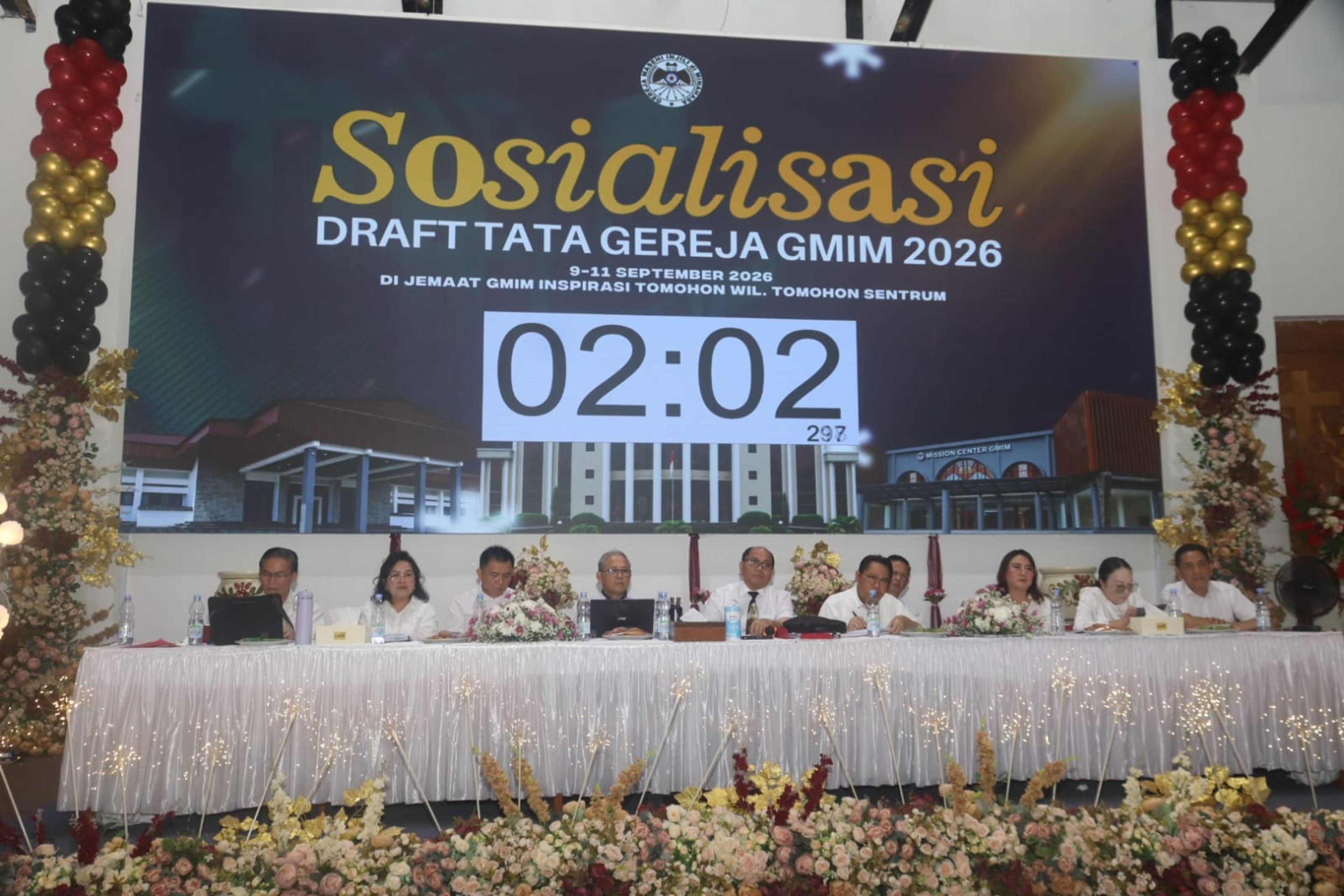 Wali Kota Tomohon yang Juga Ketua PKB Jemaat Kakaskasen Mengikuti Sosialisasi Draft Tata Gereja GMIM Tahun 2026