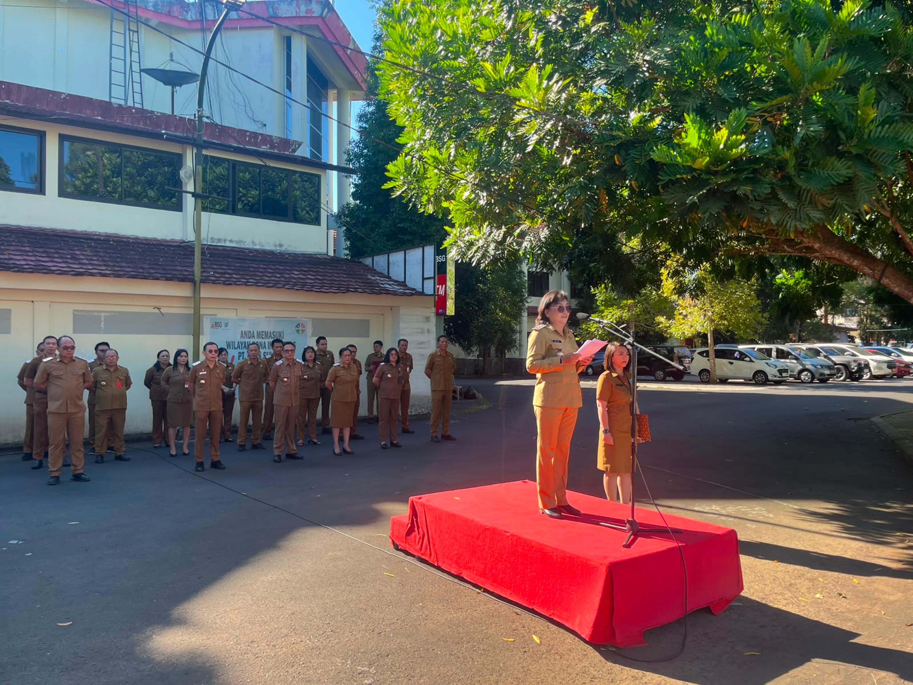 Wali Kota Tomohon diwakili Kepala Dinas Koperasi dan UKM Kota Tomohon, Ir. Nova Siska Rompas, memimpin Apel Kerja Perdana Awal Bulan Agustus Tahun 2026 di lingkungan Pemerintah Kota Tomohon. (Ist)