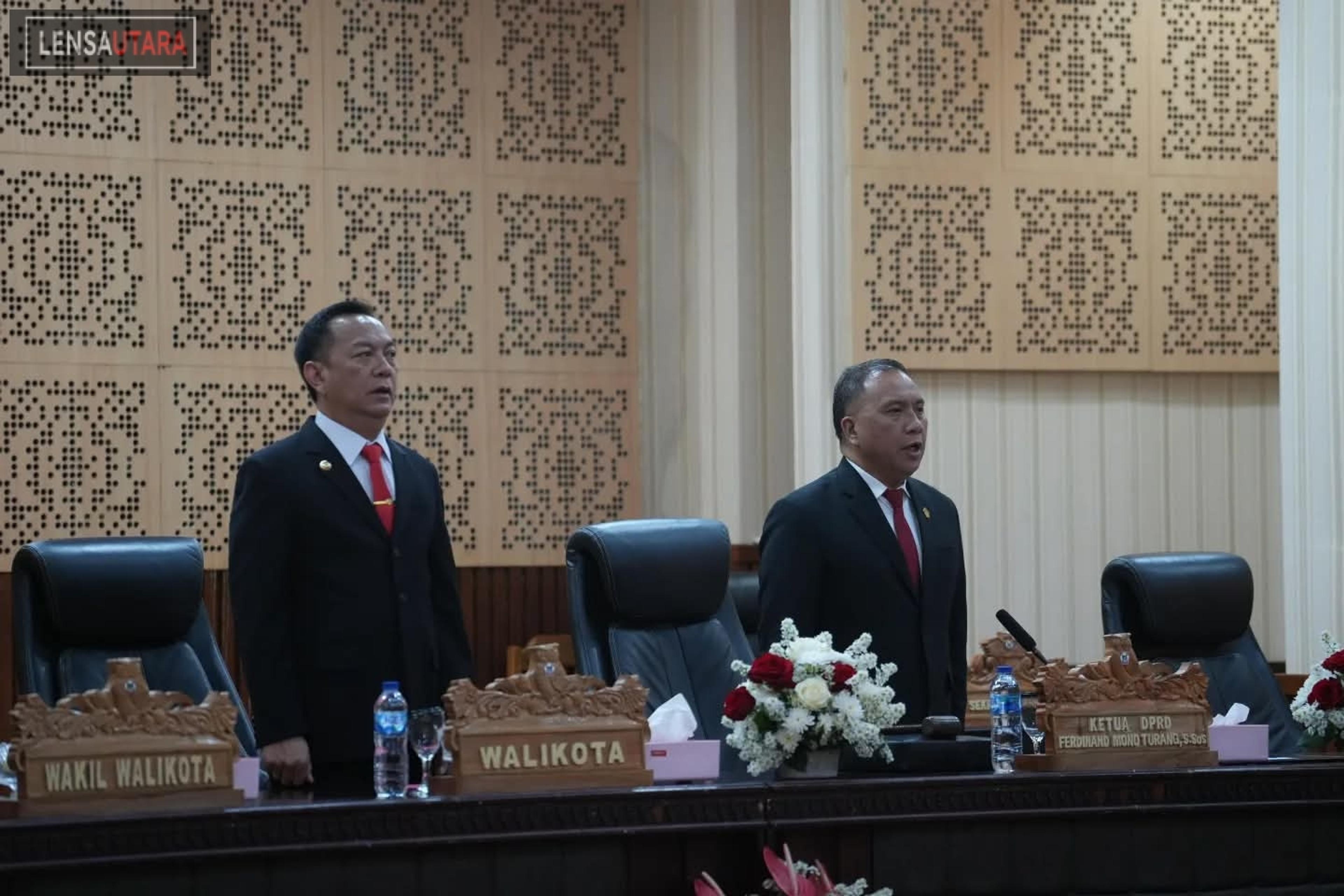 Caroll dan Sendy Ikut Dengar Pidato Presiden dalan Rapat Paripurna DPRD Tomohon